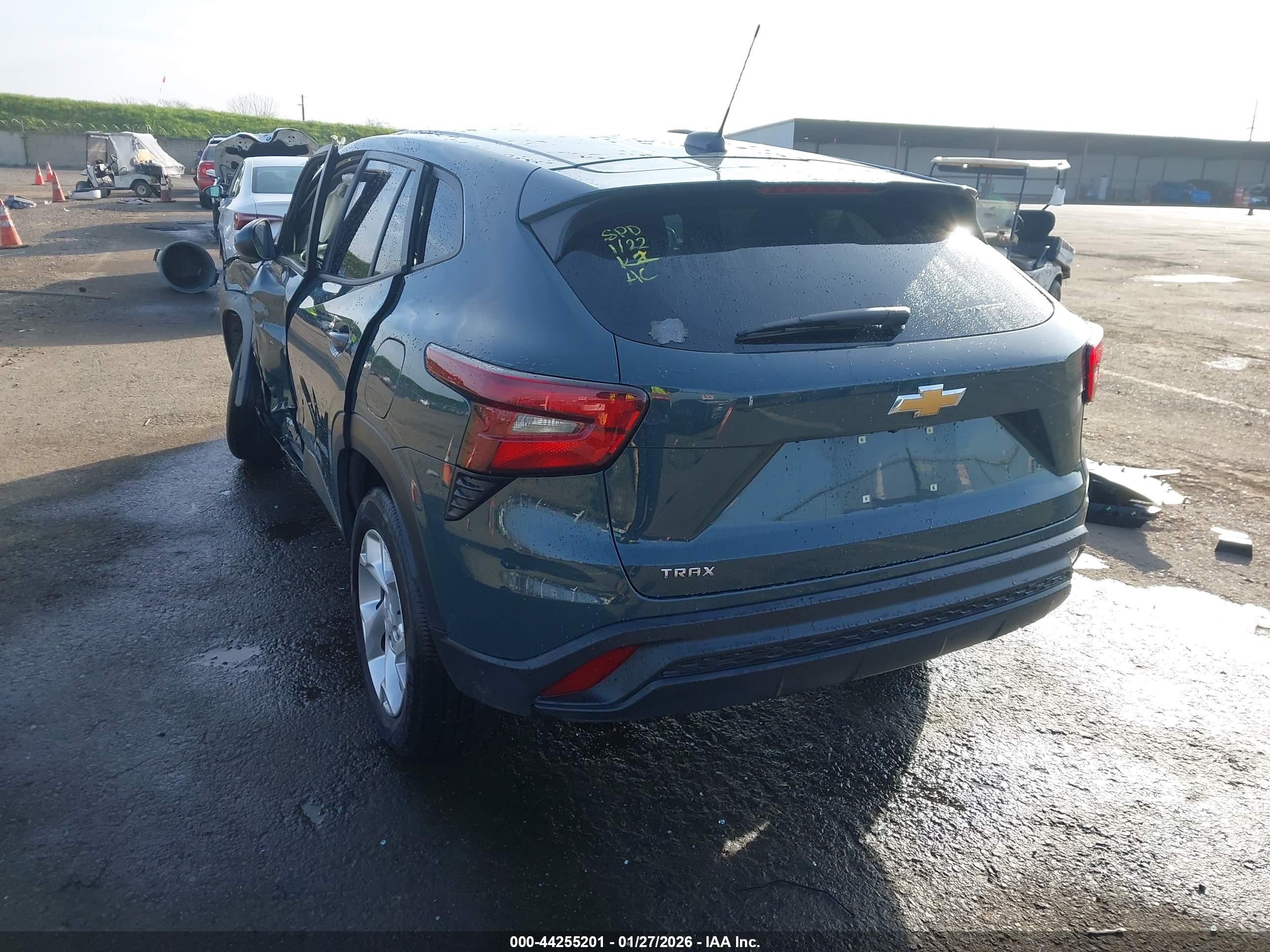 CHEVROLET TRAX image 3