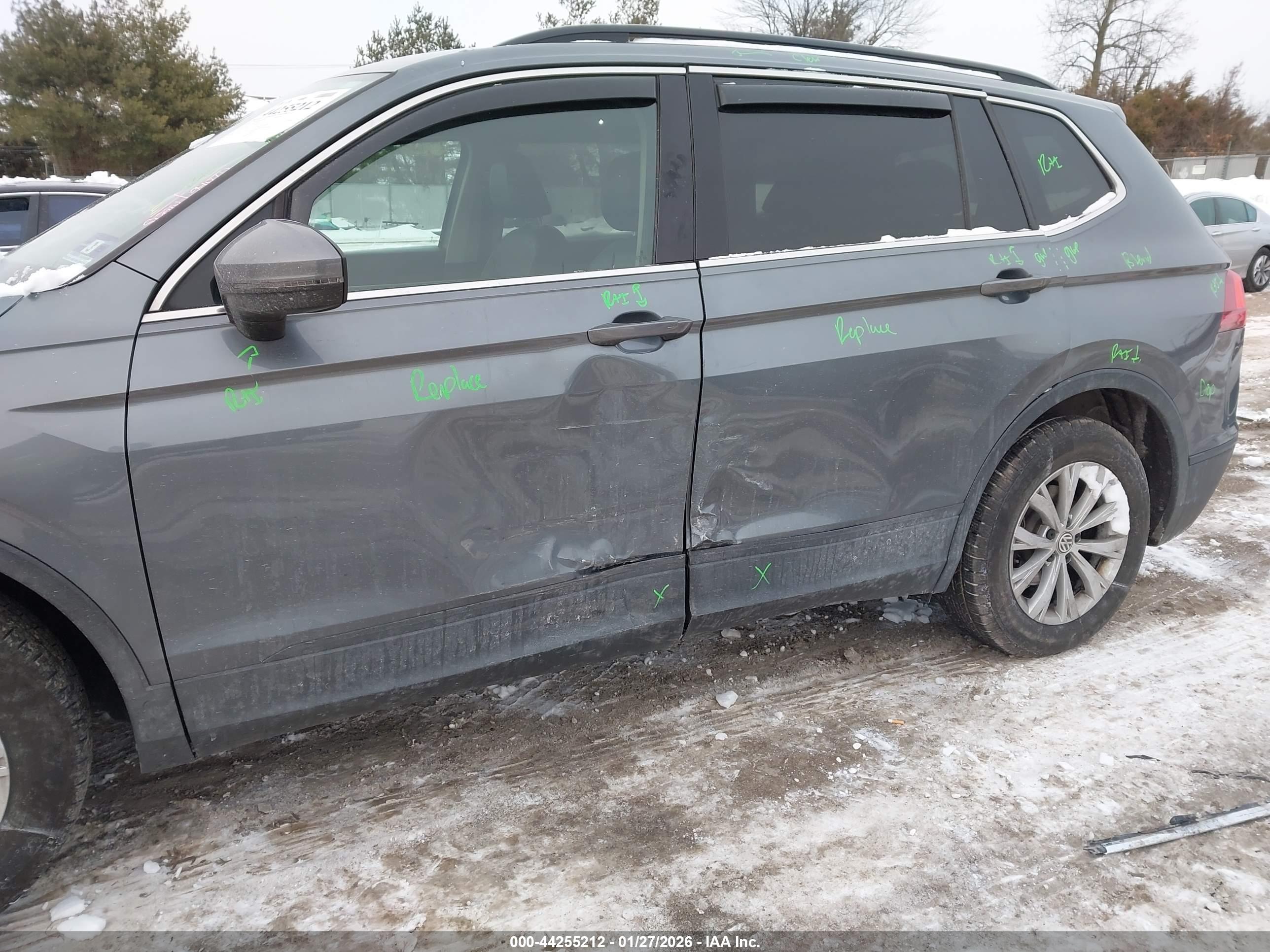 VOLKSWAGEN TIGUAN image 6