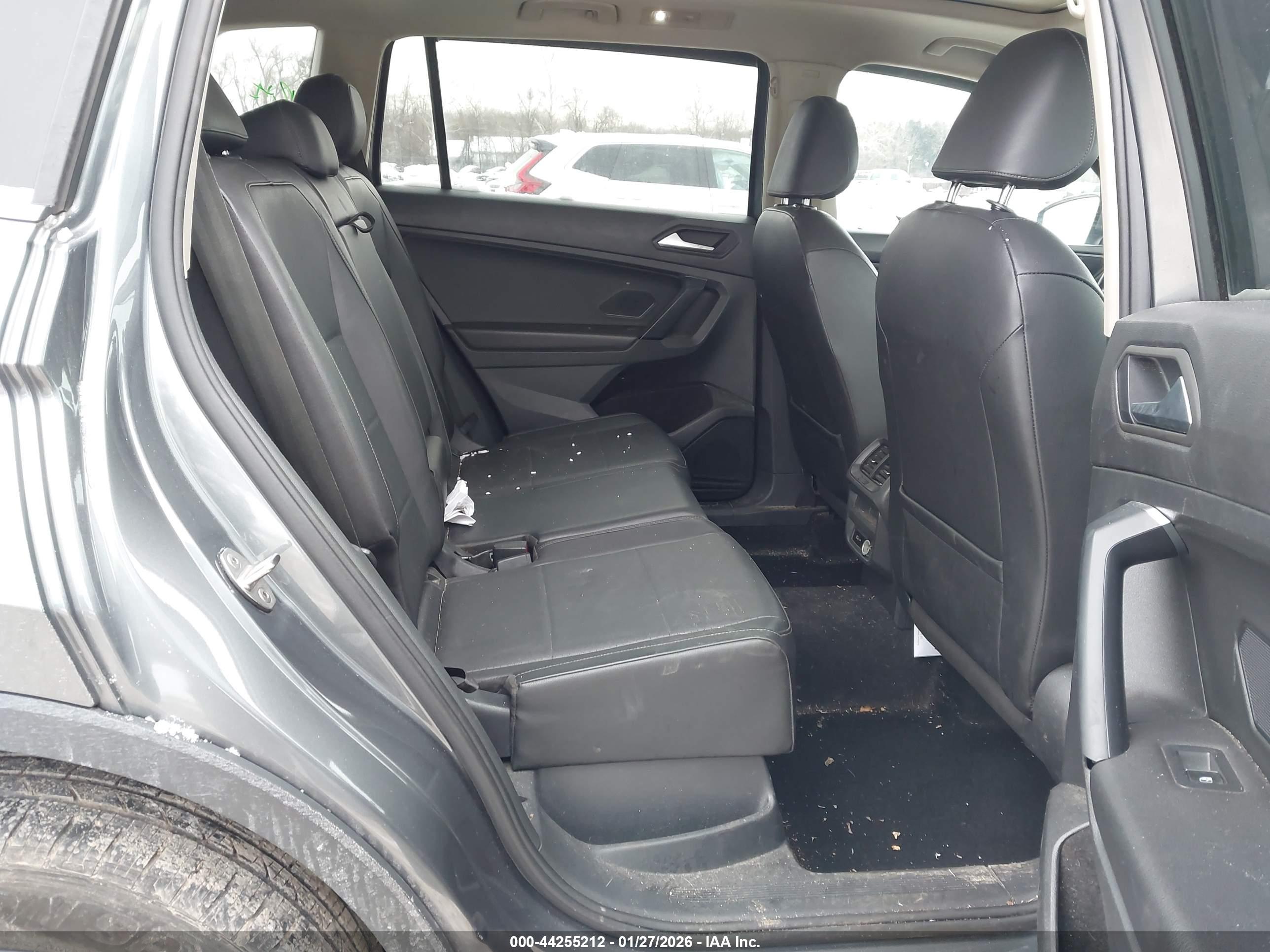VOLKSWAGEN TIGUAN image 8