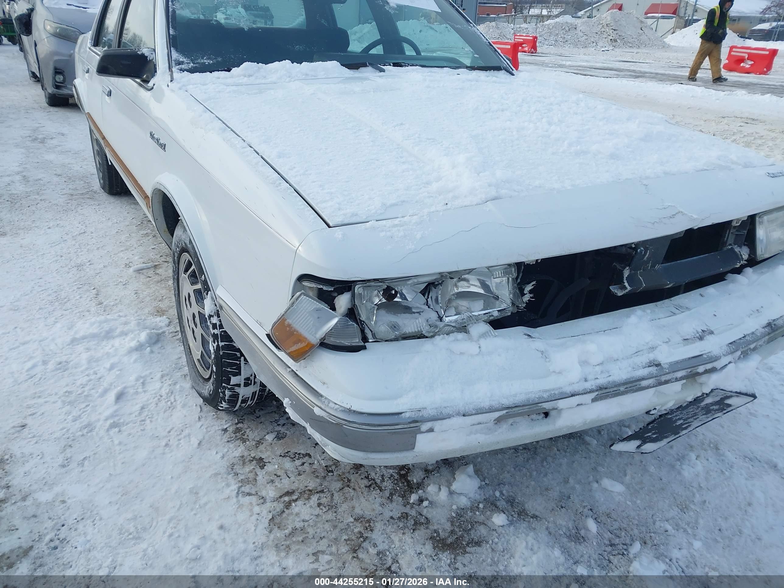 OLDSMOBILE CIERA image 6