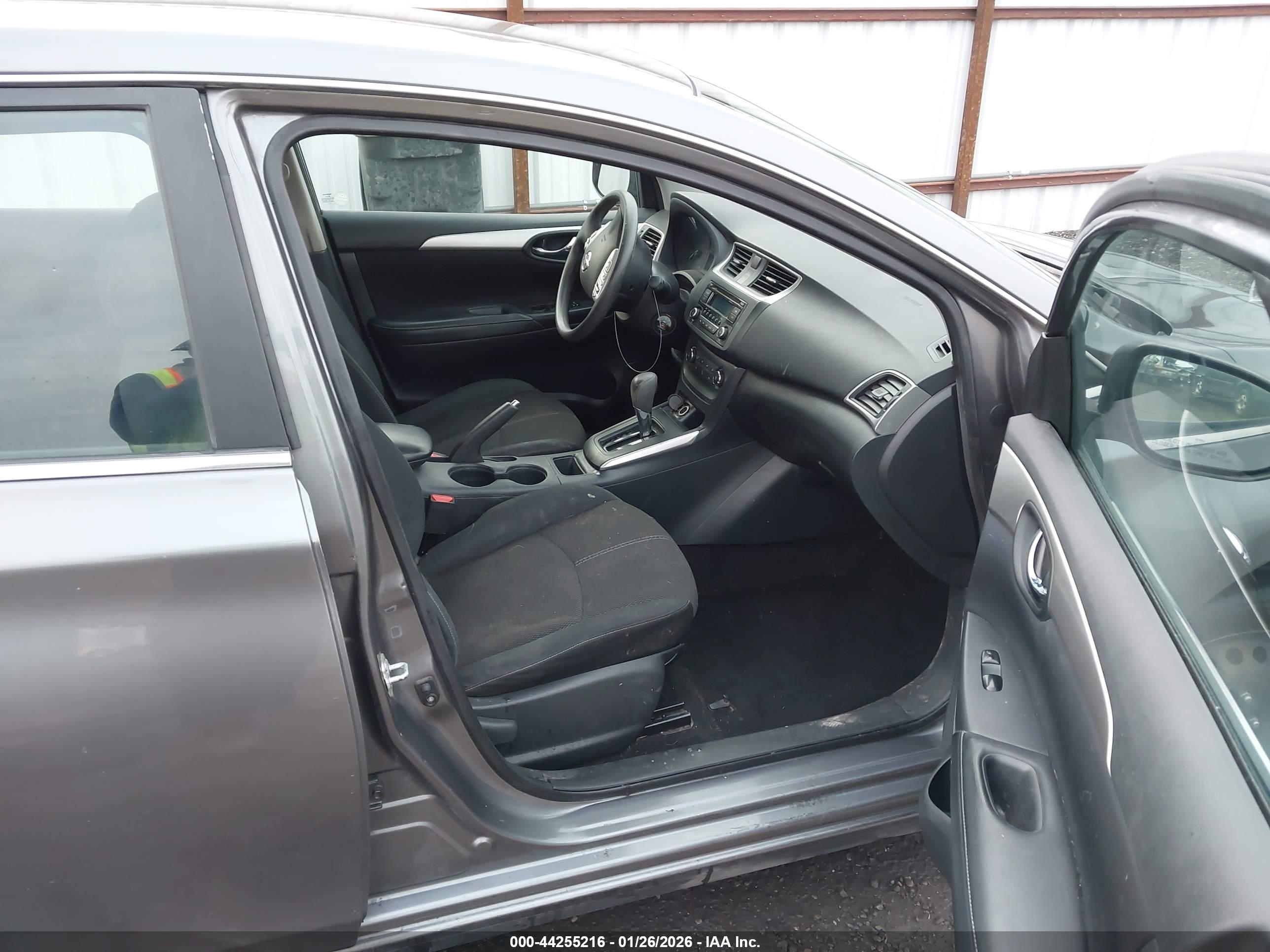 NISSAN SENTRA image 5