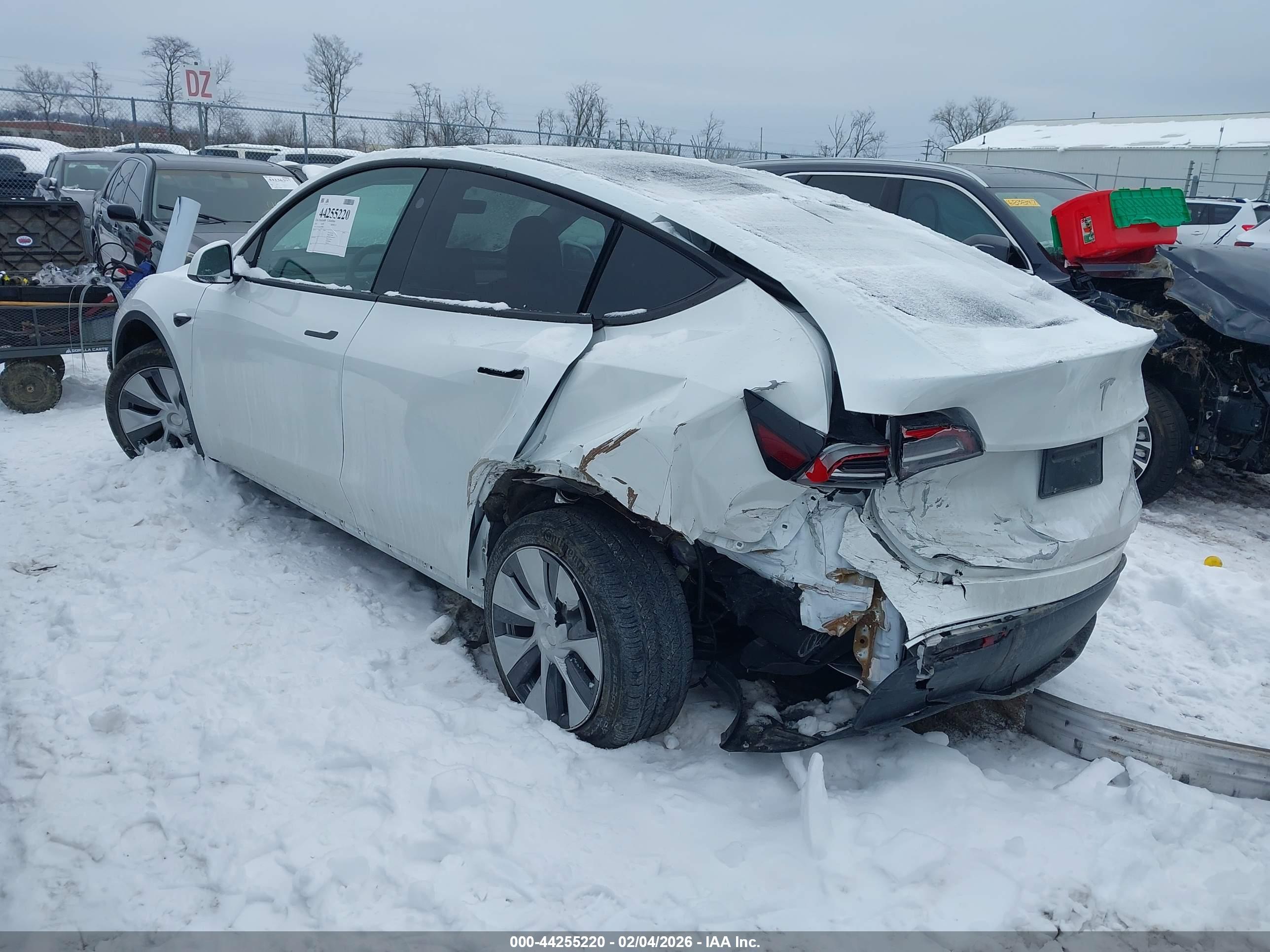 TESLA MODEL image 3