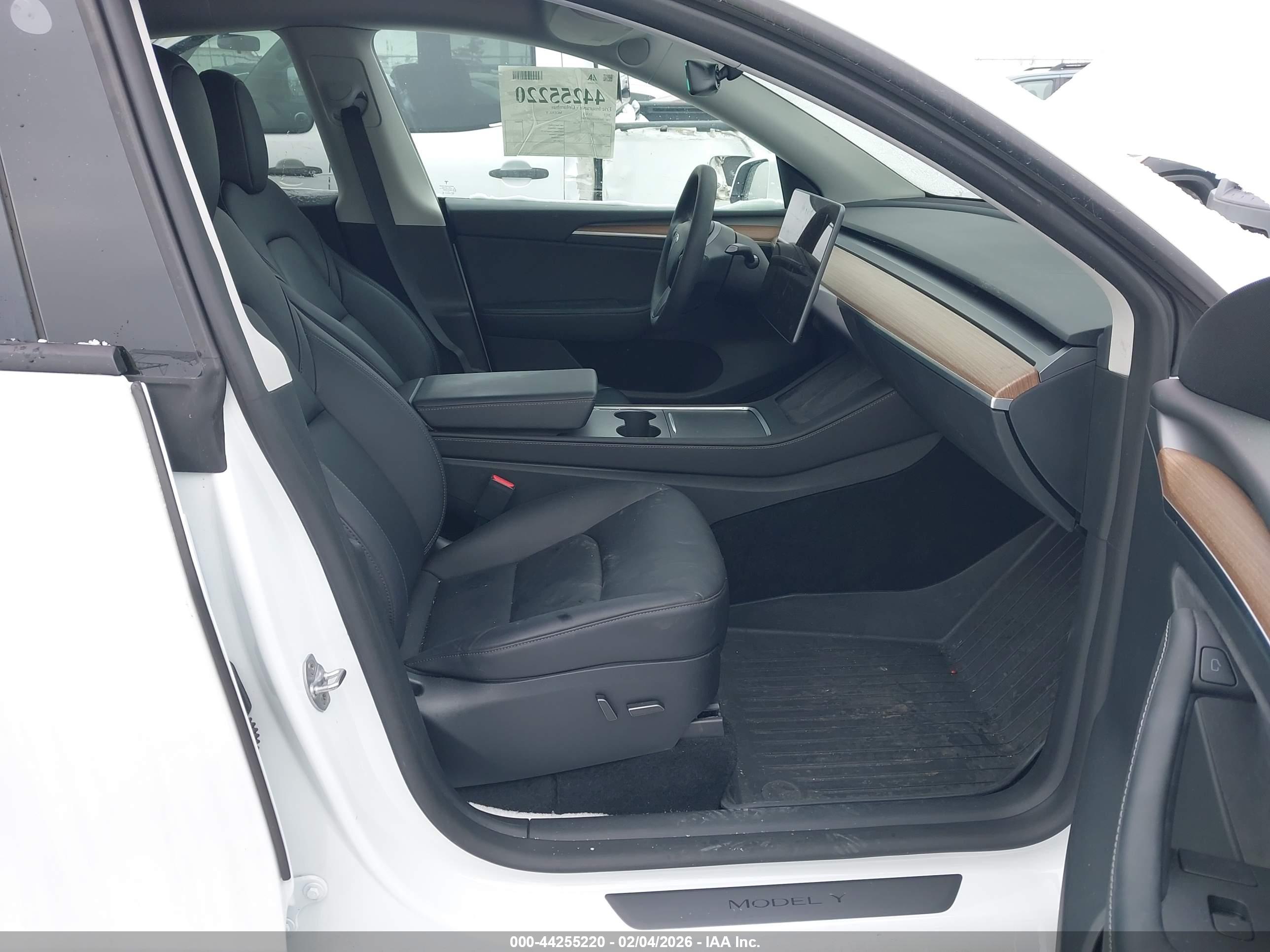 TESLA MODEL image 5