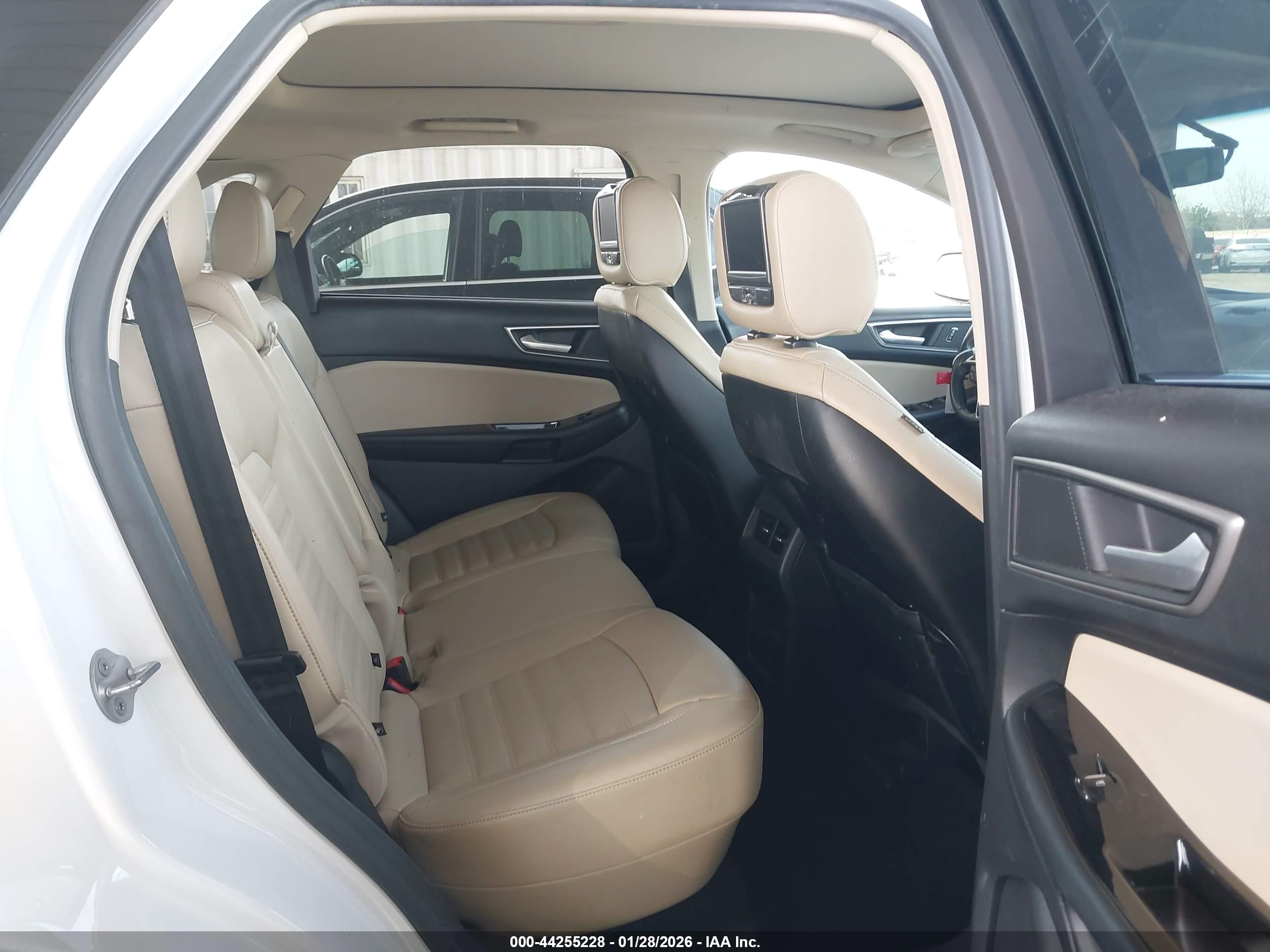 FORD EDGE image 8