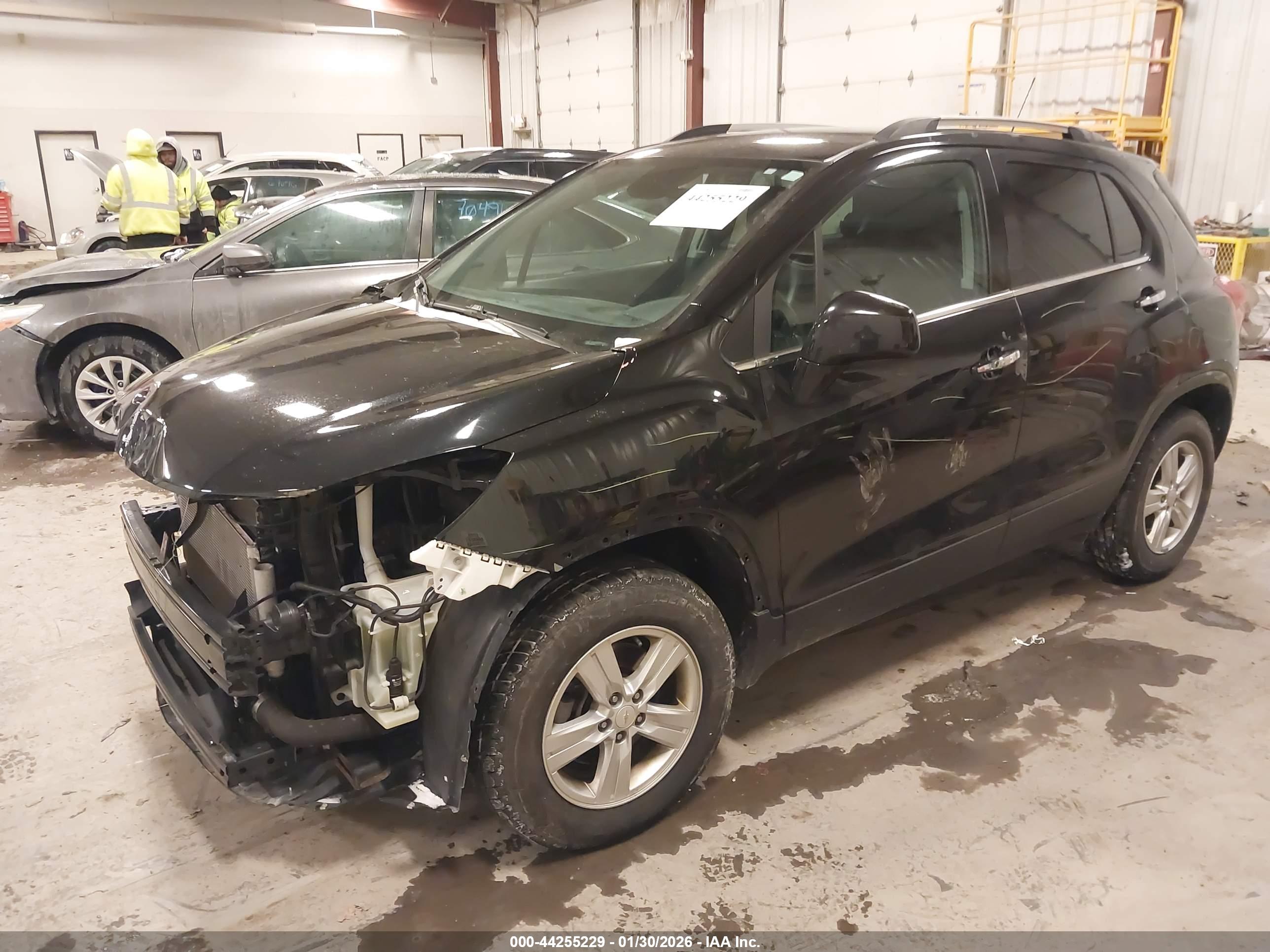 CHEVROLET TRAX image 2