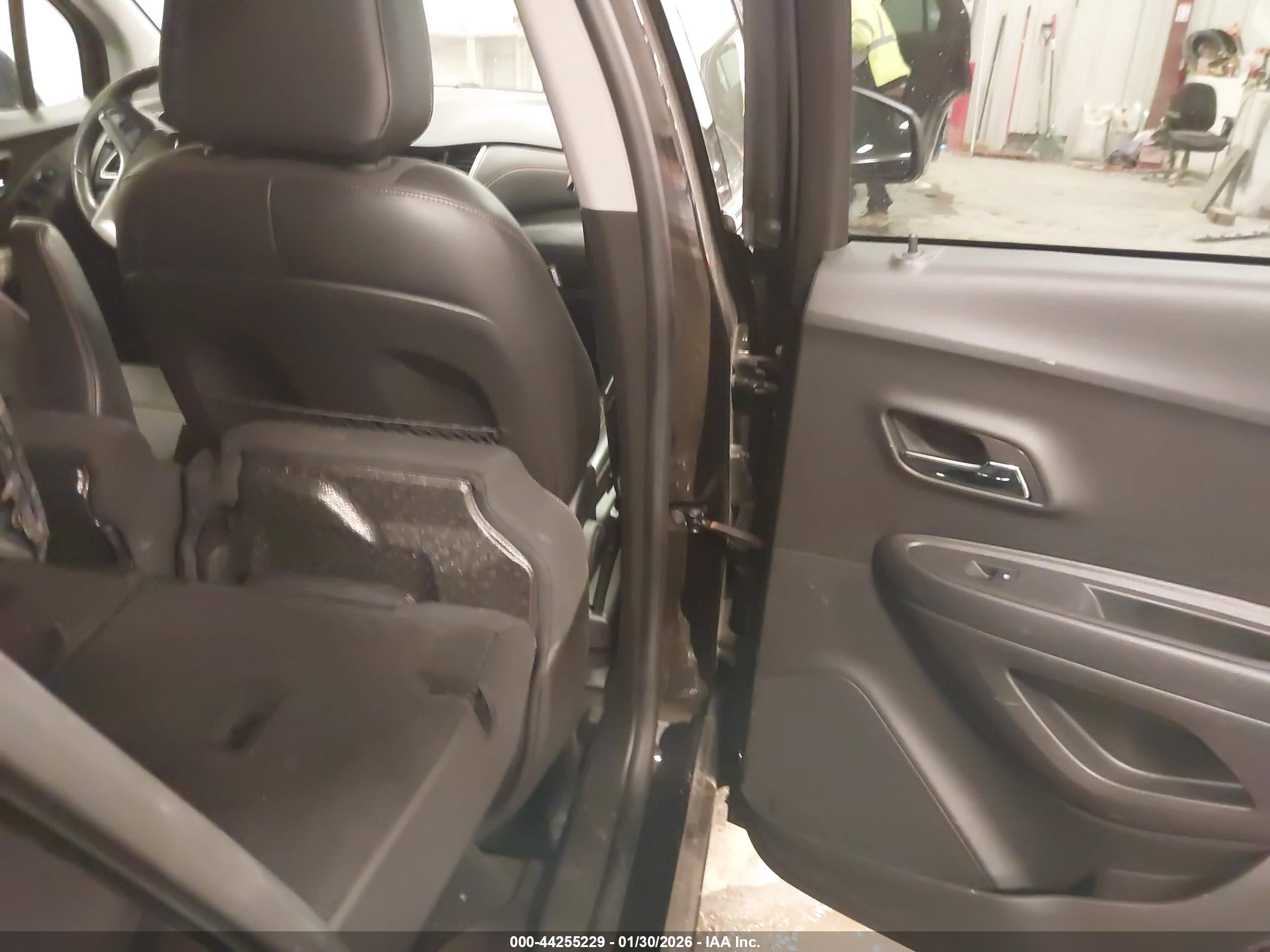 CHEVROLET TRAX image 8