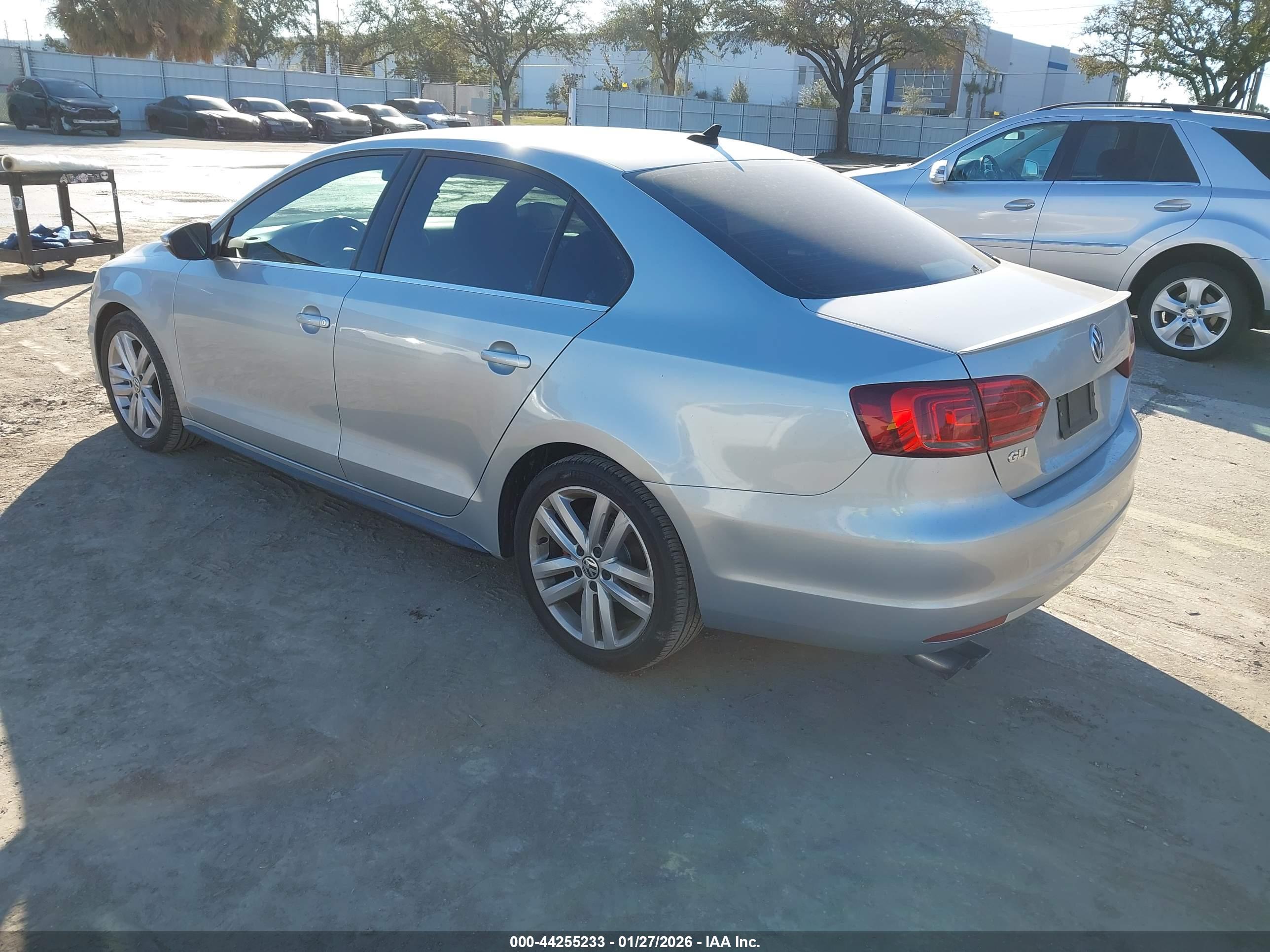 VOLKSWAGEN JETTA image 3