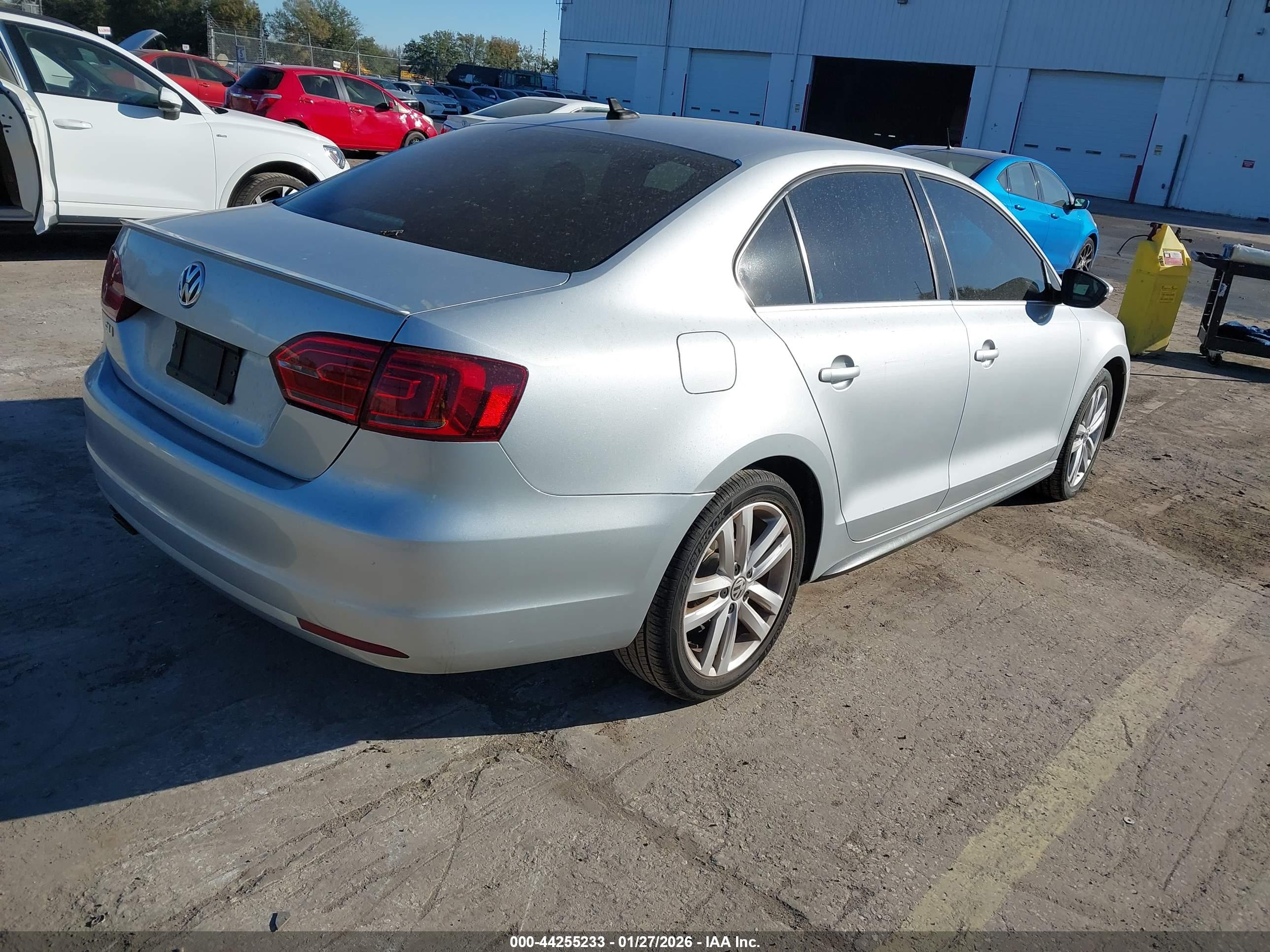 VOLKSWAGEN JETTA image 4