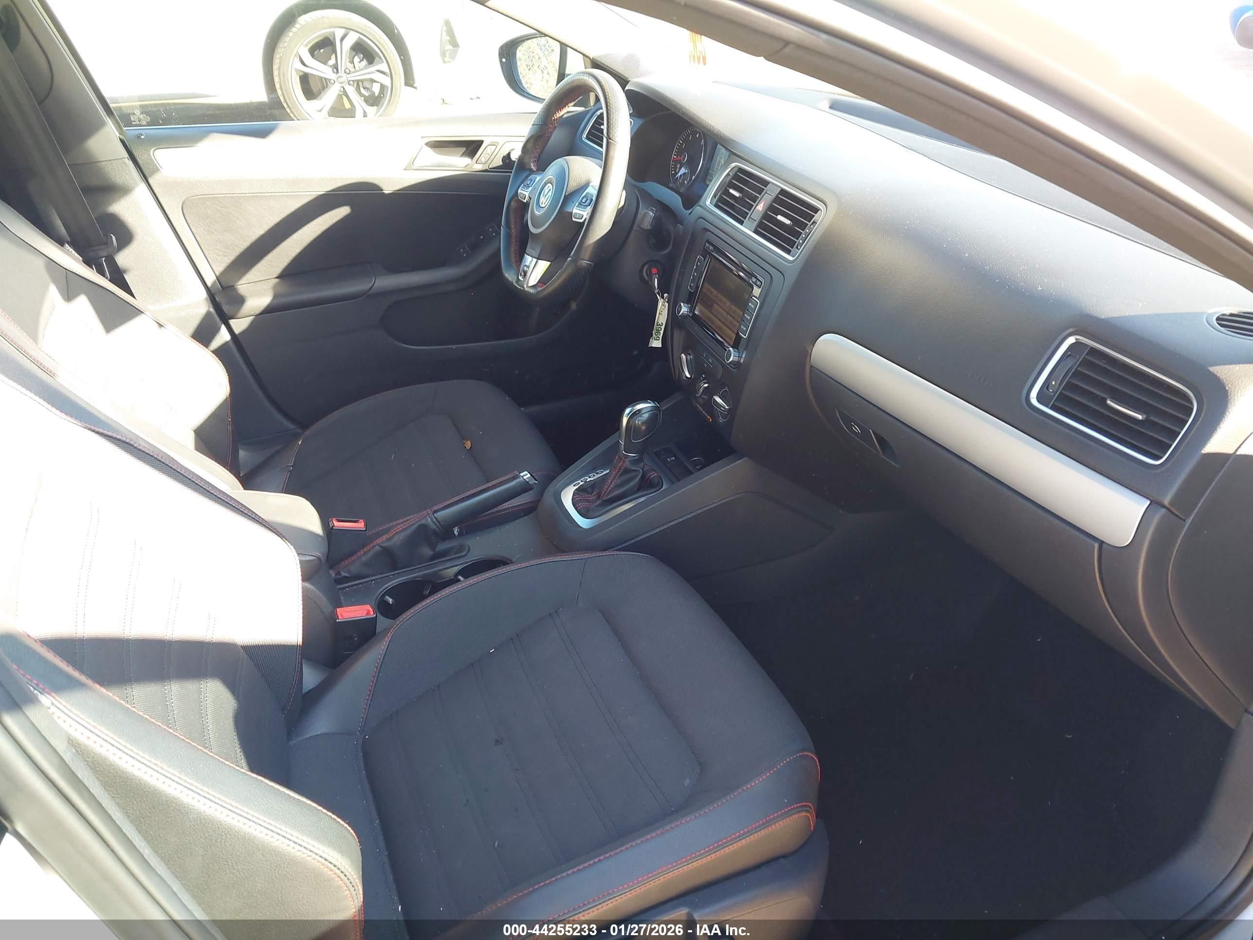 VOLKSWAGEN JETTA image 5