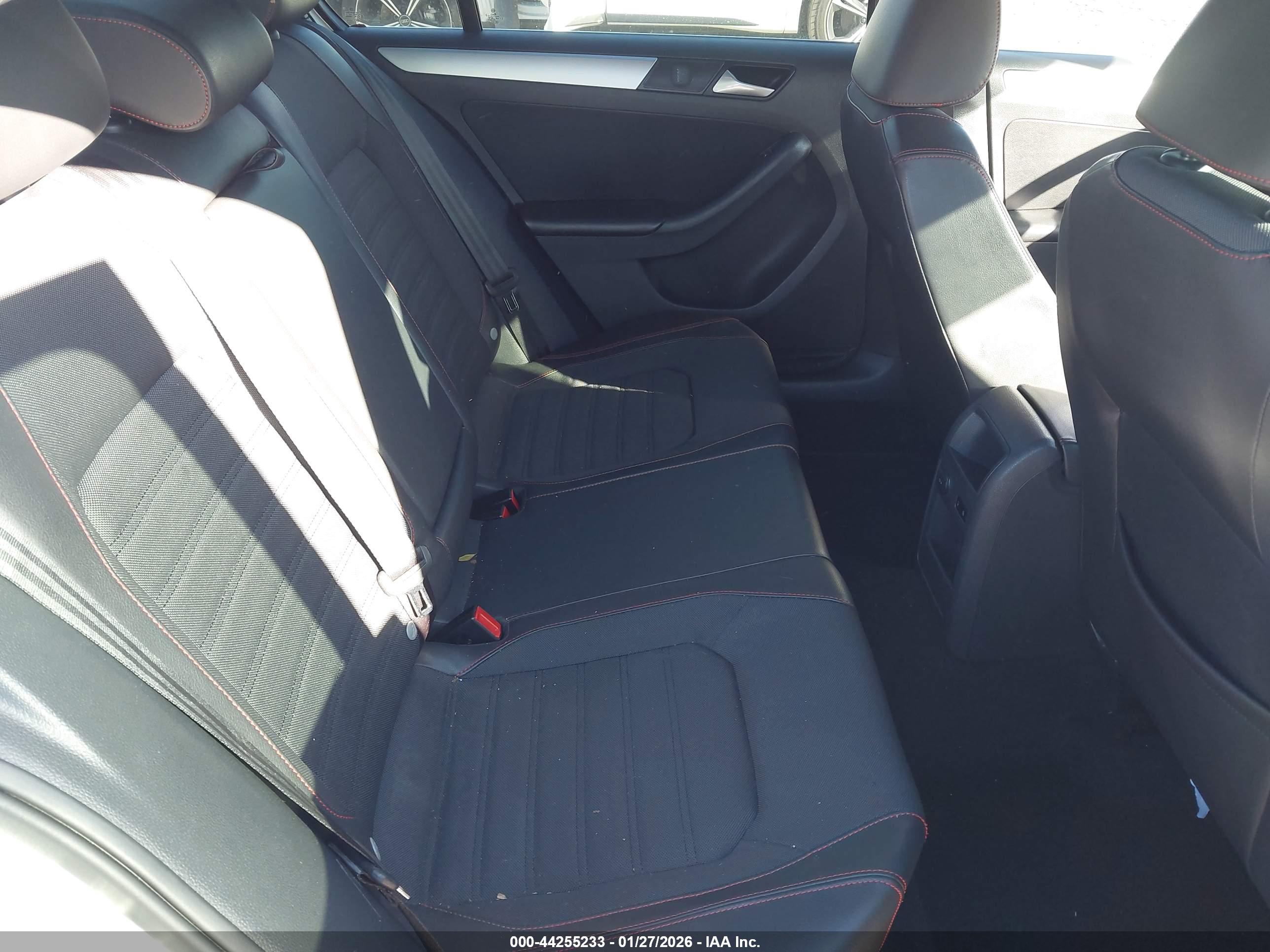 VOLKSWAGEN JETTA image 8