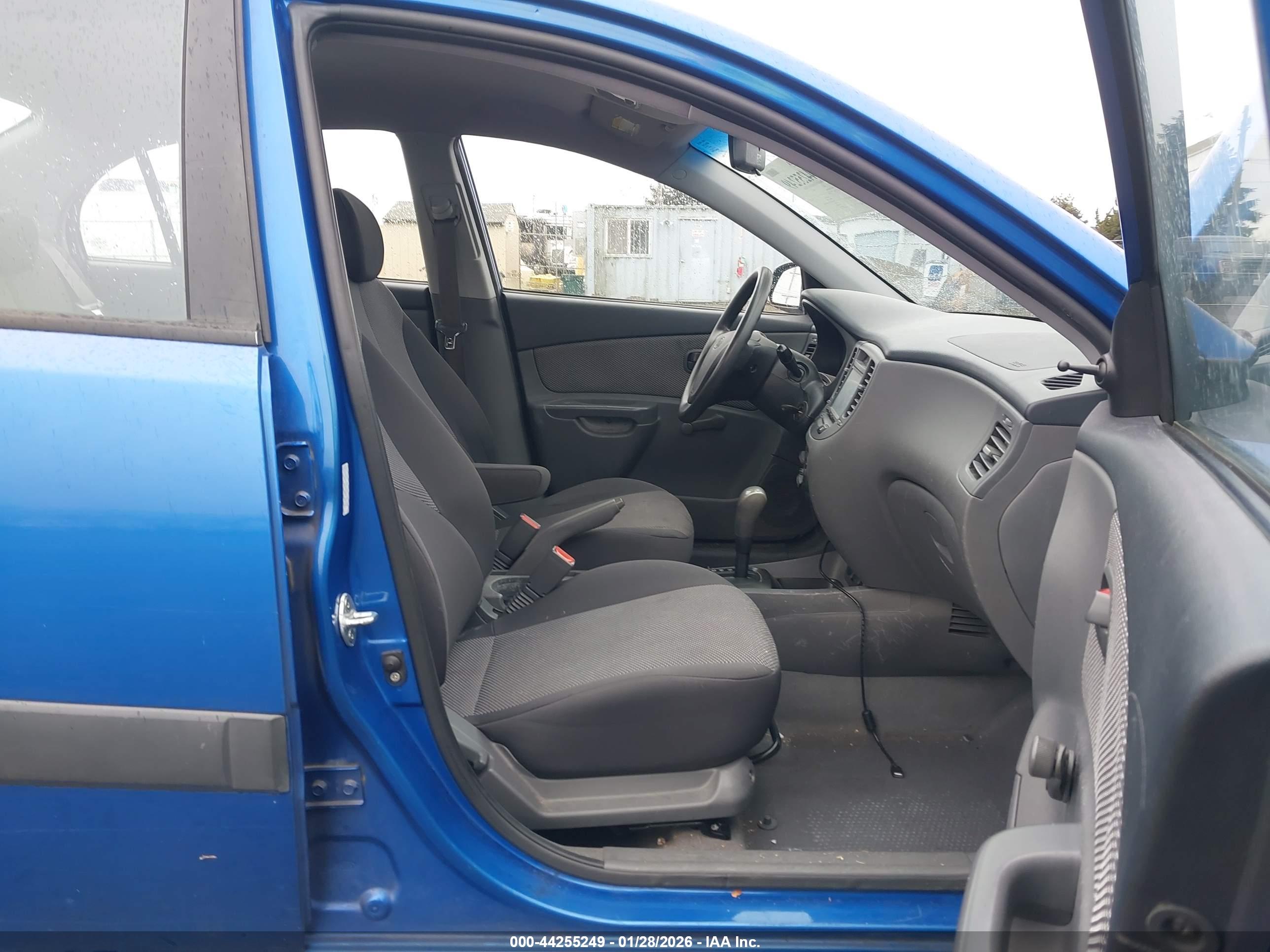 KIA RIO image 5