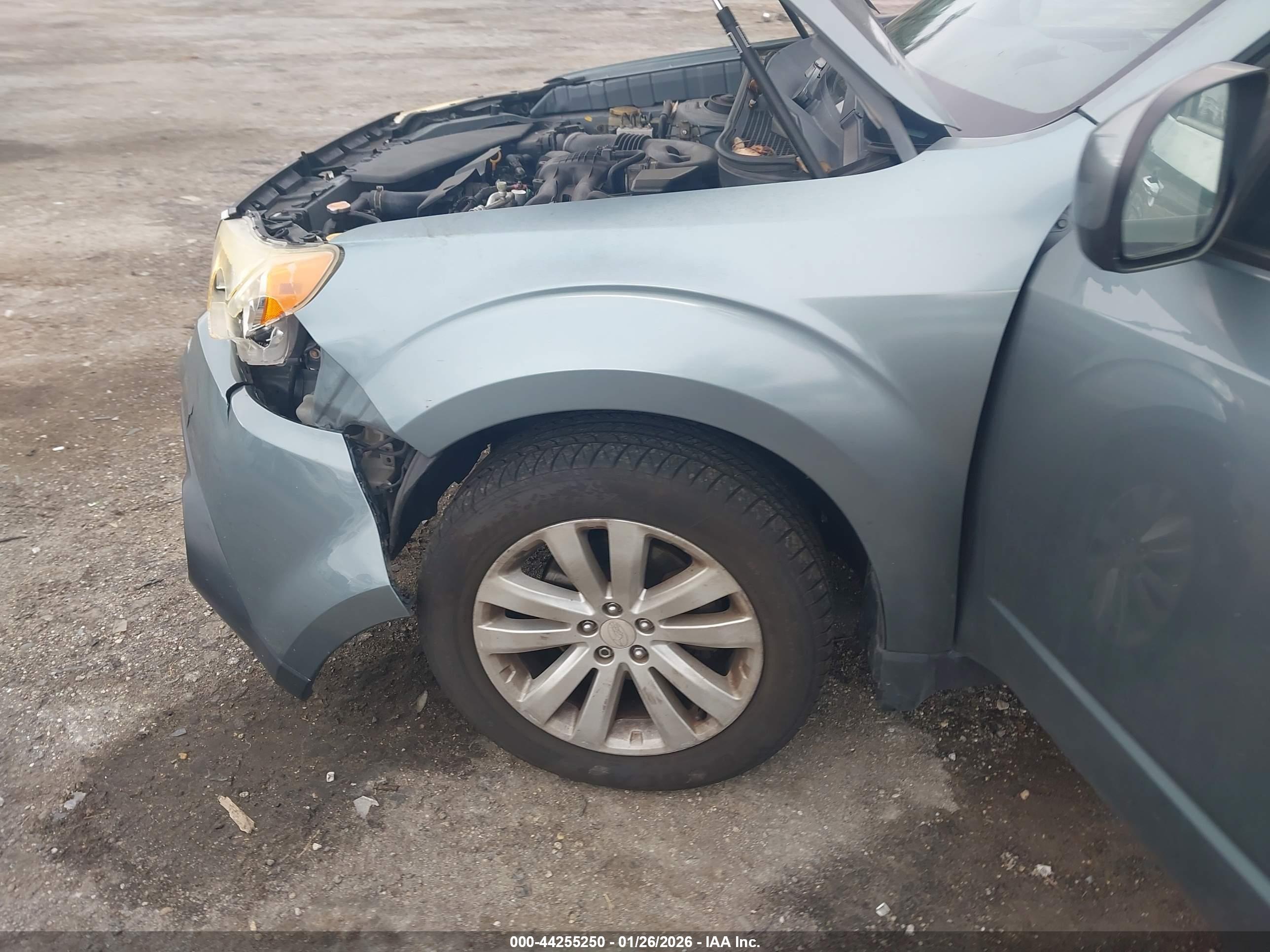SUBARU FORESTER image 6