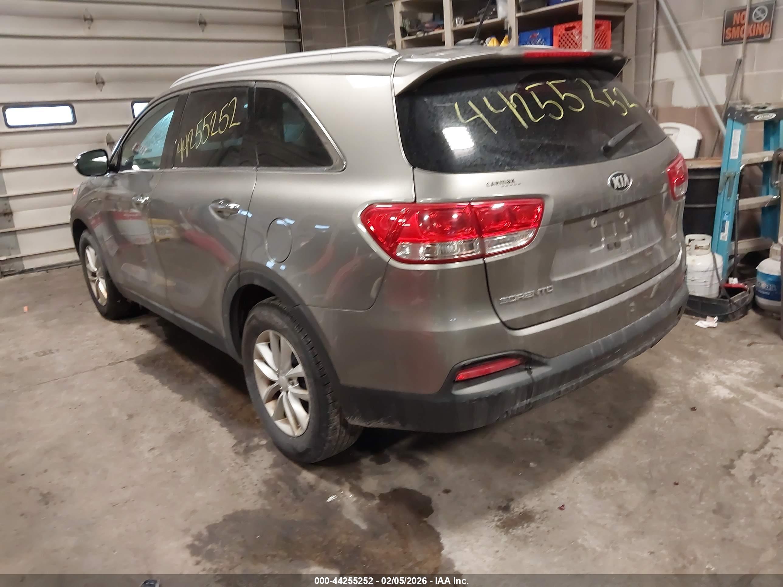 KIA SORENTO image 3