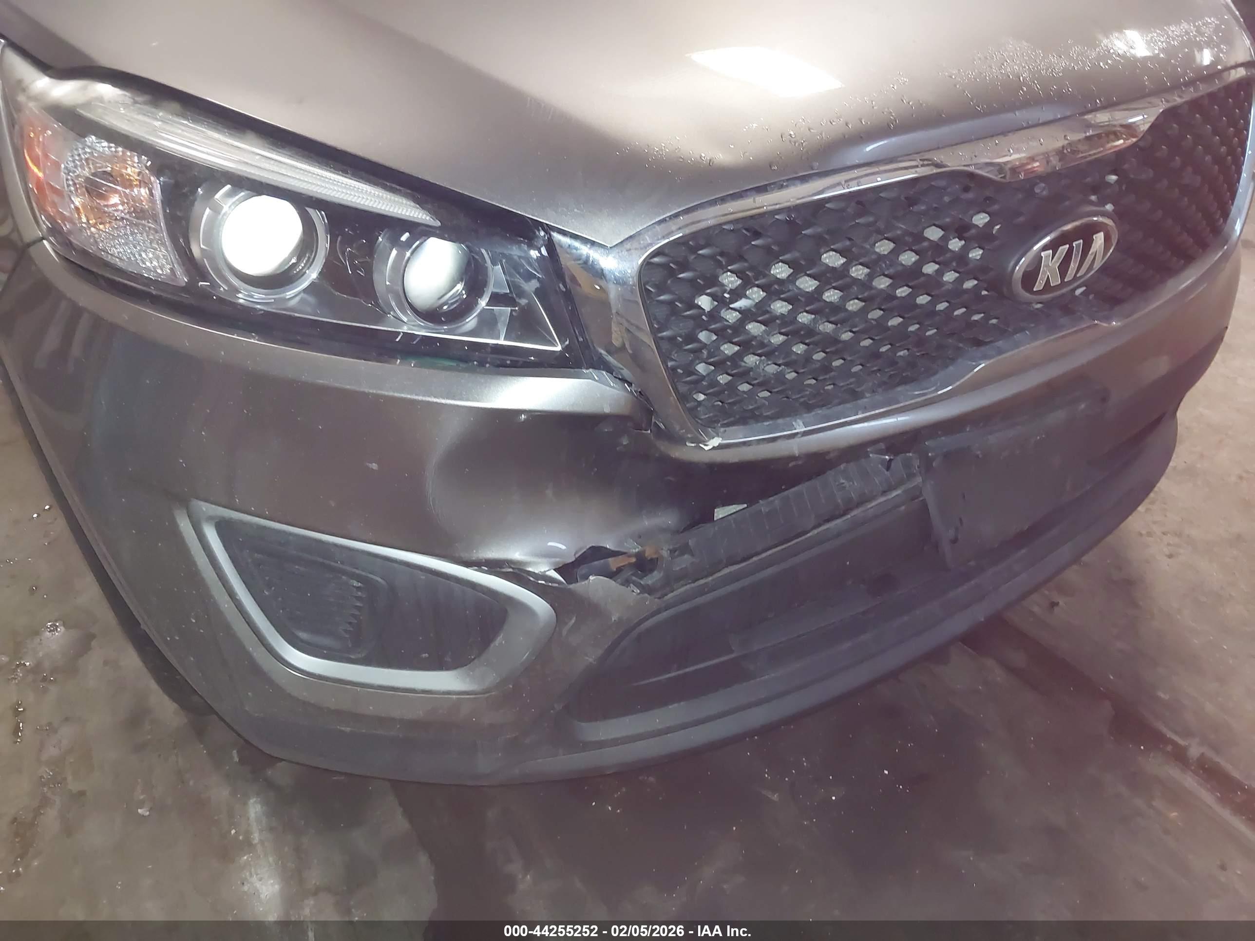 KIA SORENTO image 6