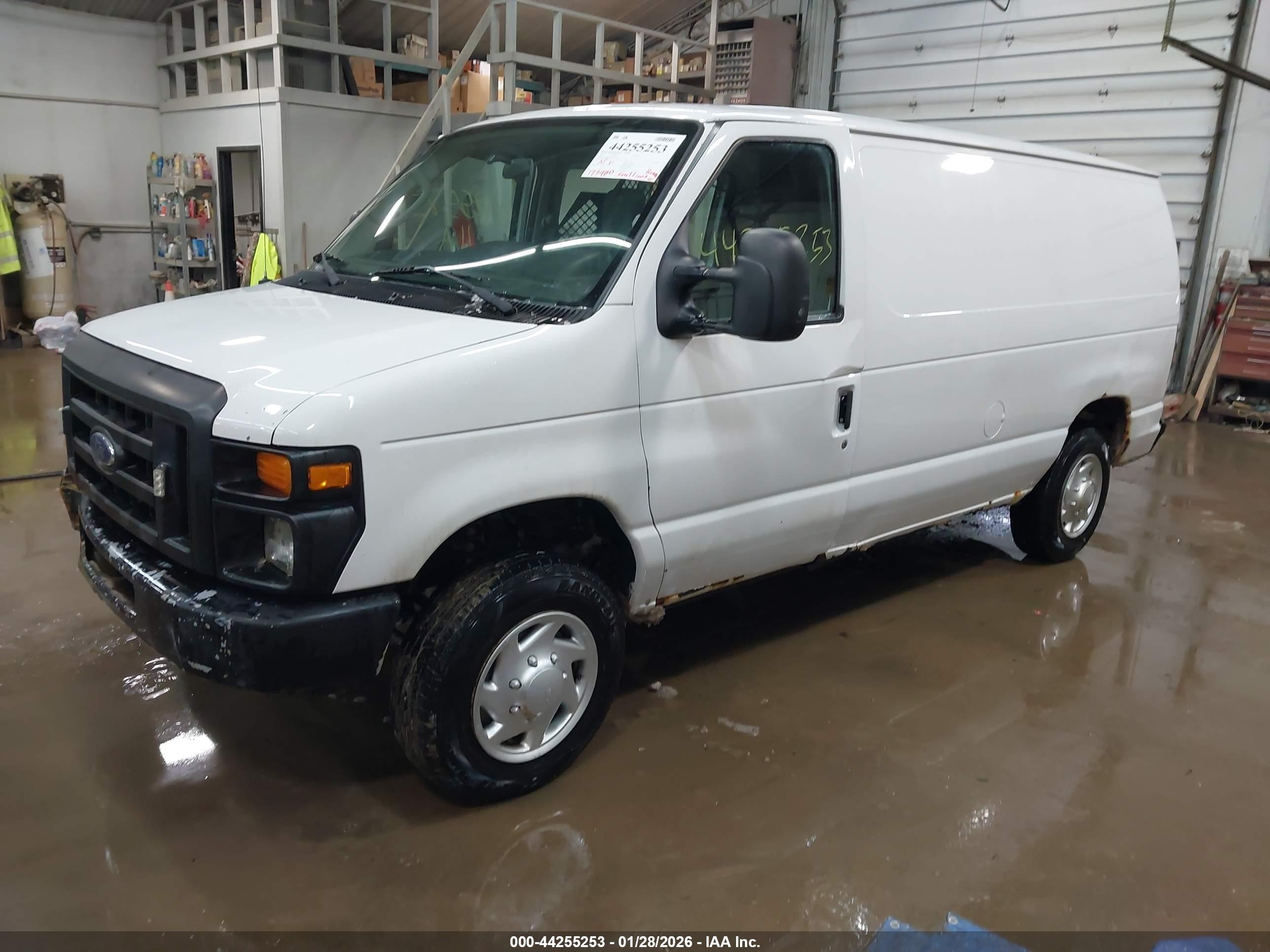 FORD E-150 image 2