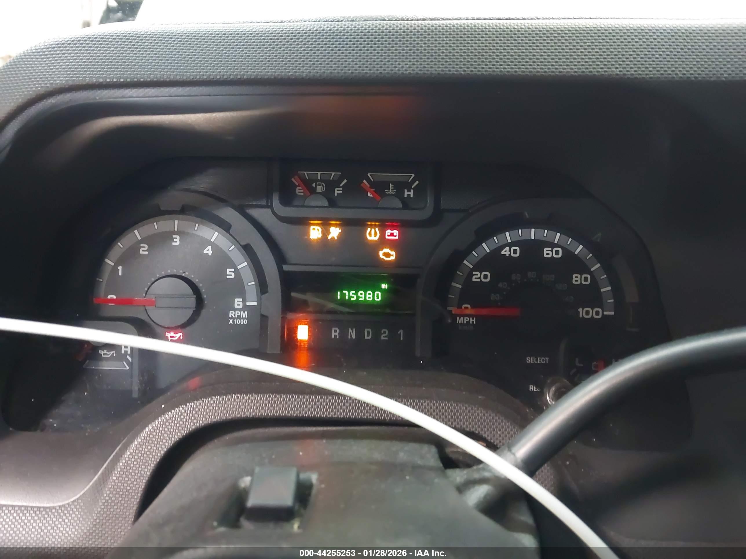 FORD E-150 image 7