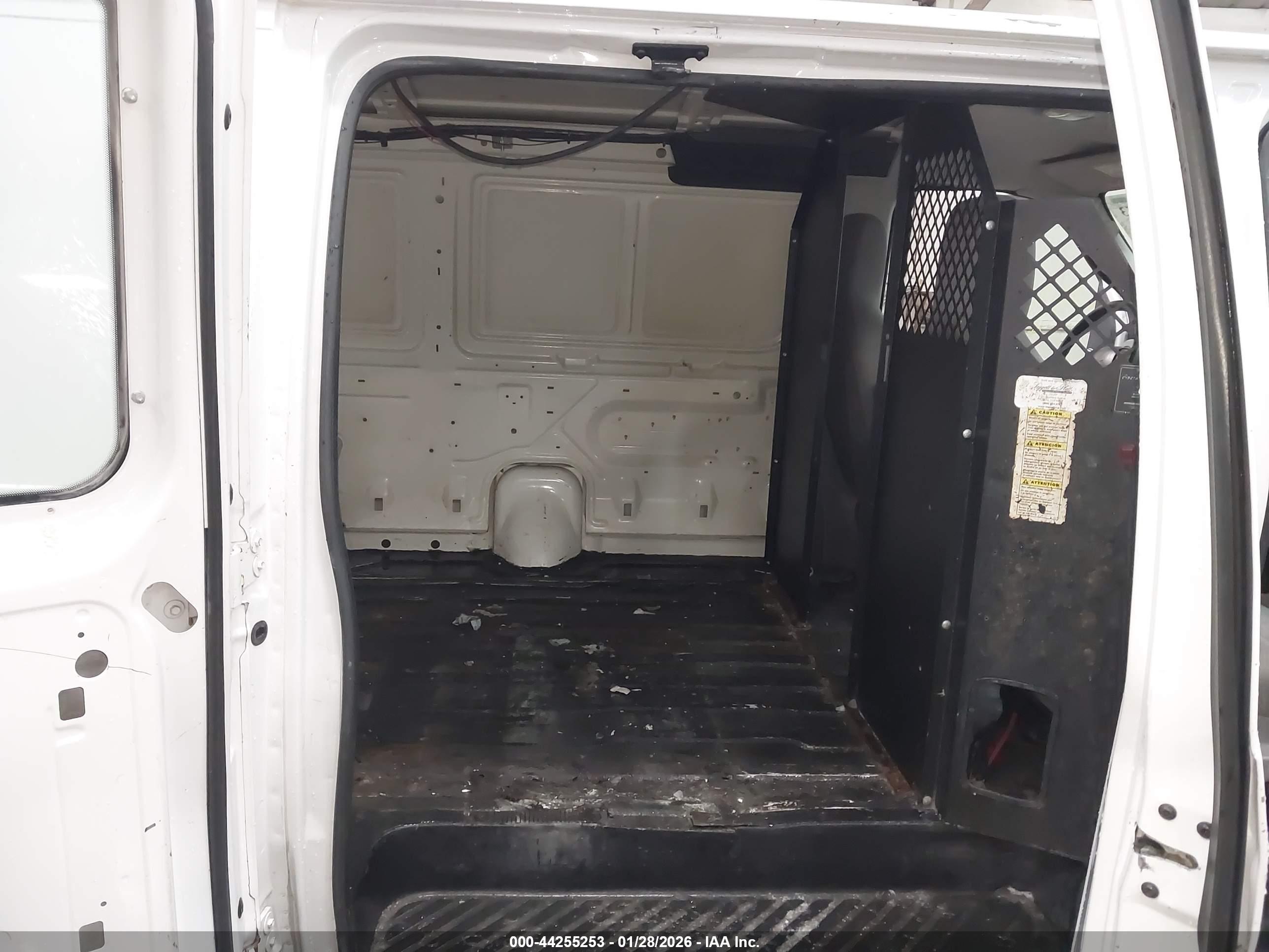 FORD E-150 image 8