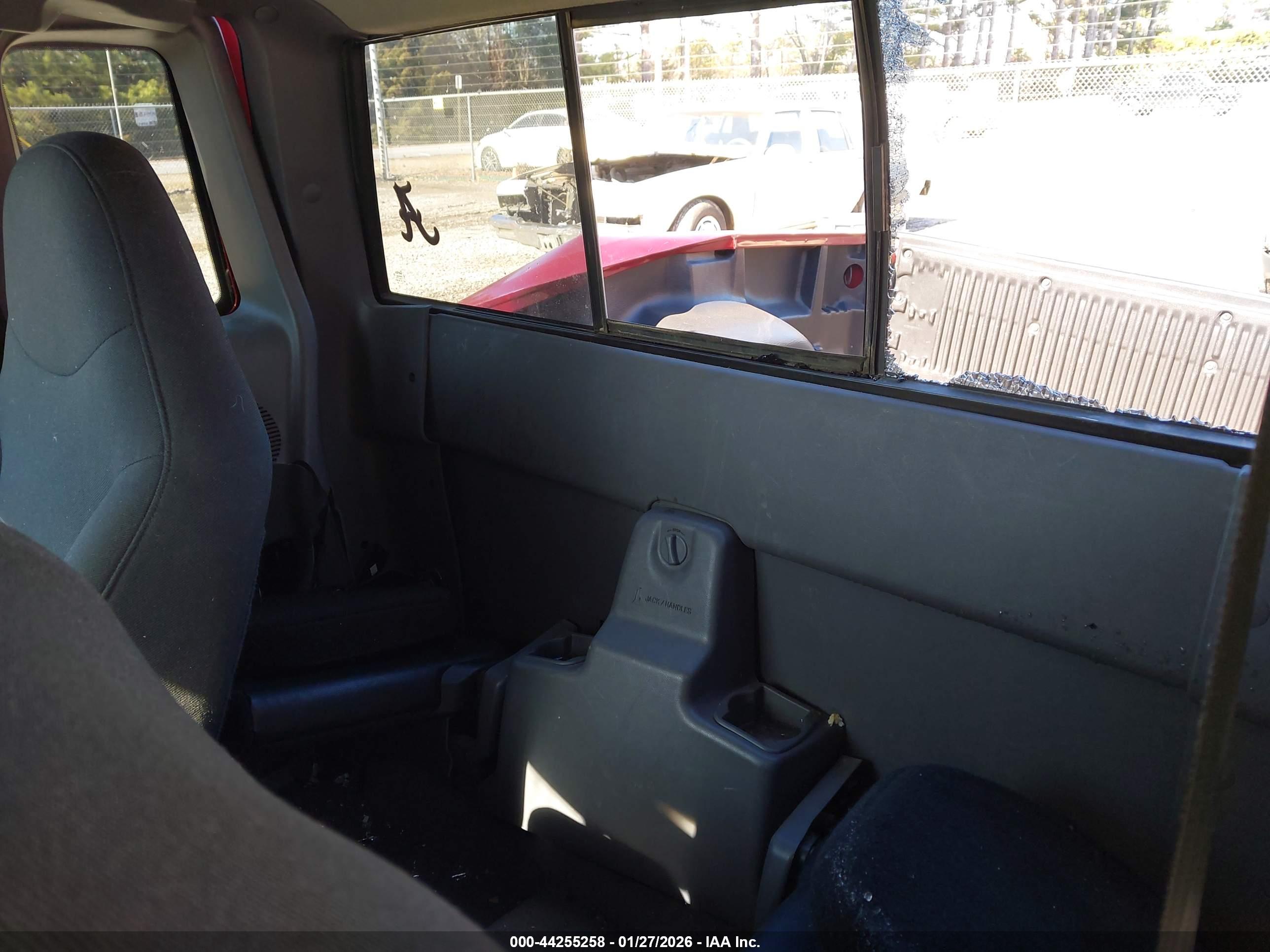 FORD RANGER image 8