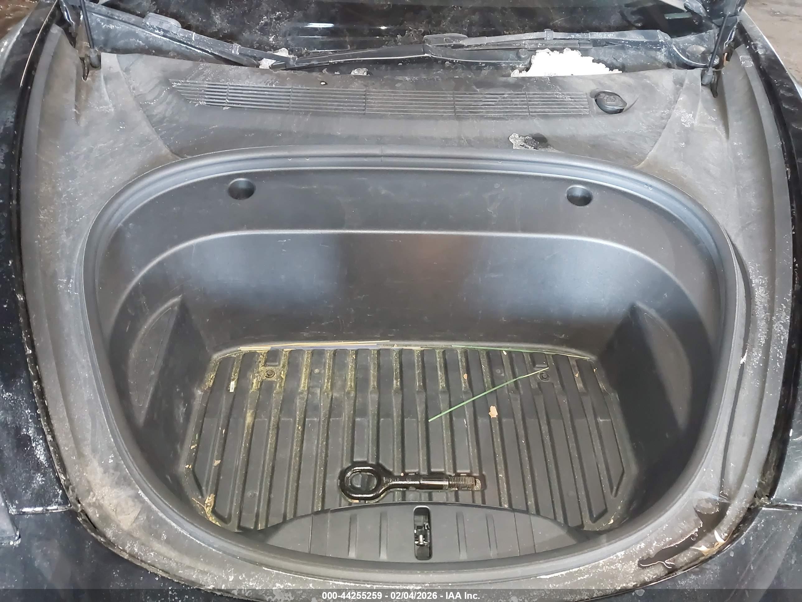 TESLA MODEL image 10