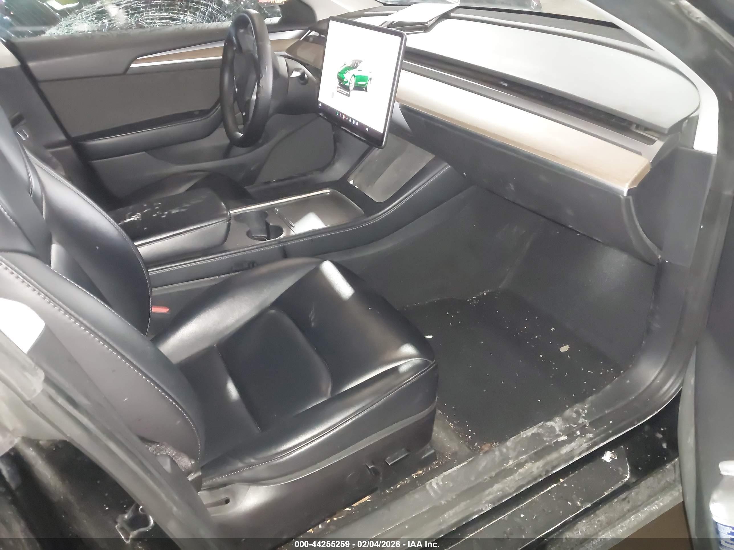 TESLA MODEL image 5