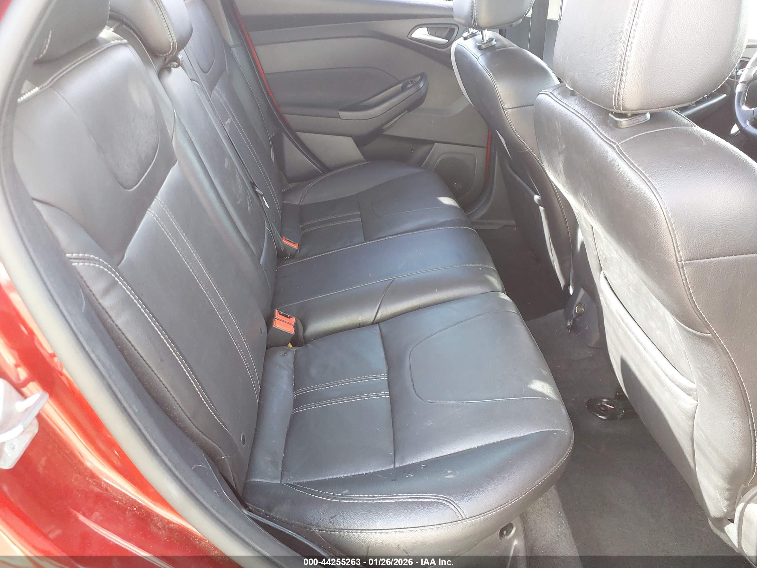FORD FOCUS image 8