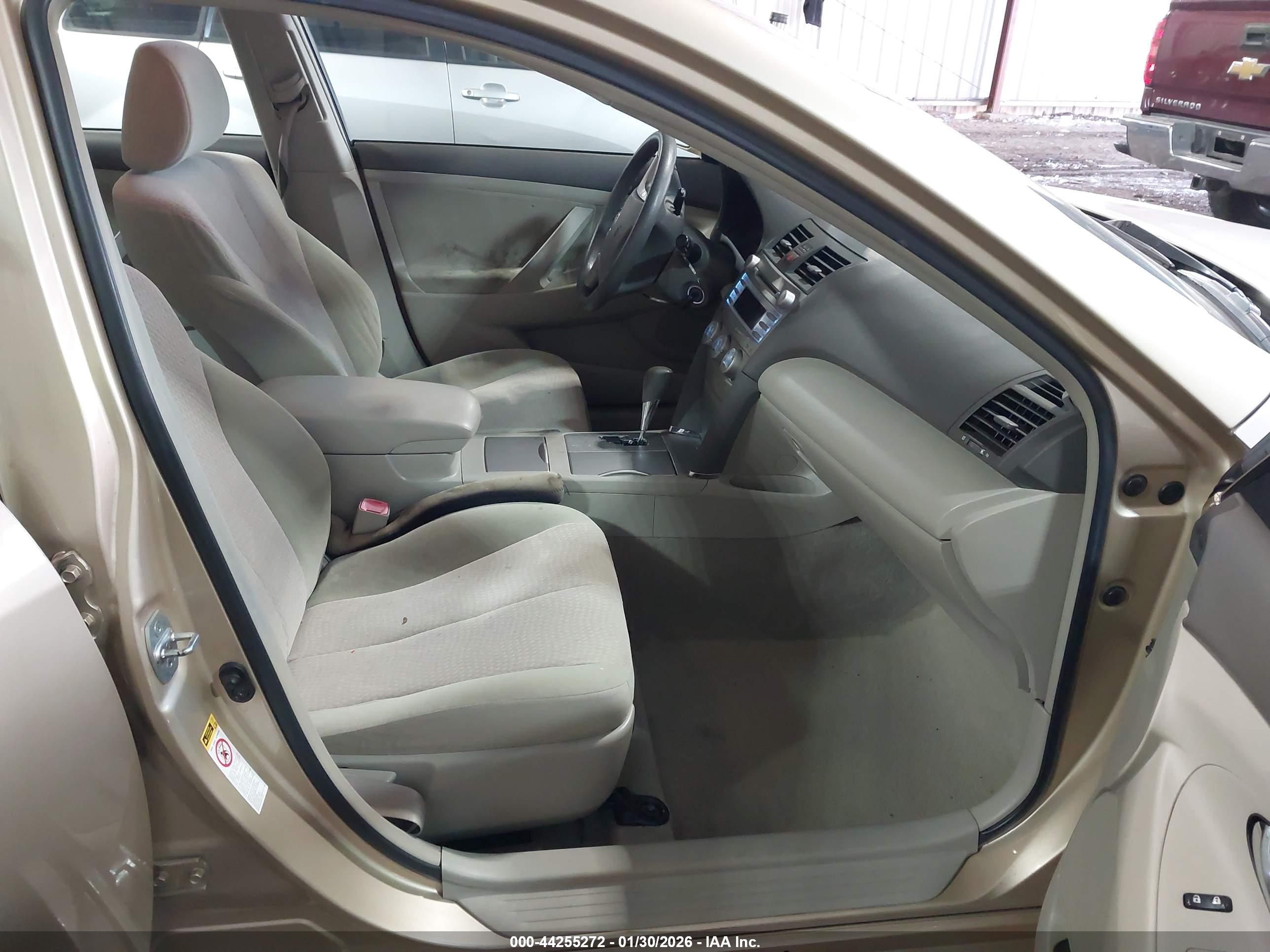 TOYOTA CAMRY image 5