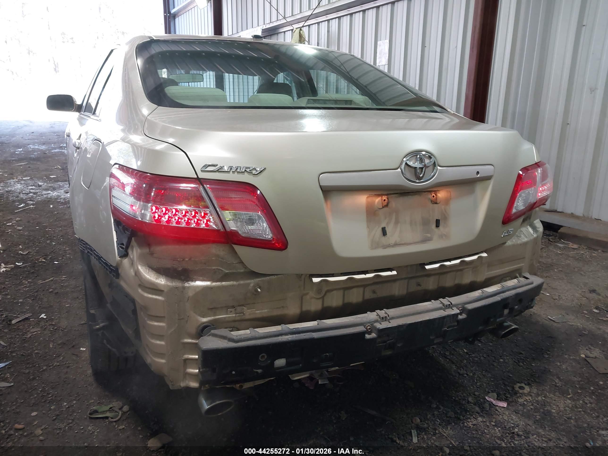 TOYOTA CAMRY image 6