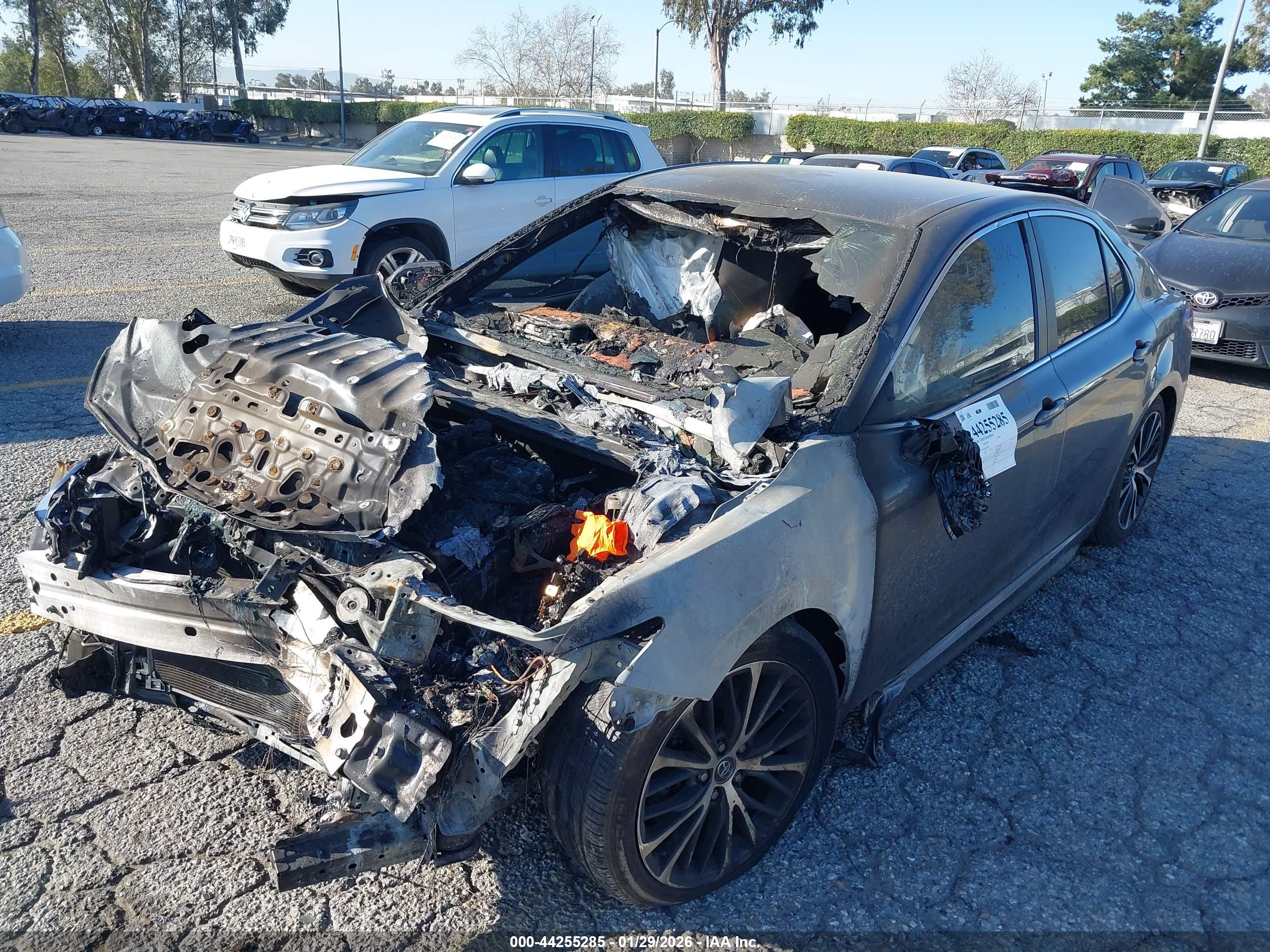 TOYOTA CAMRY image 2