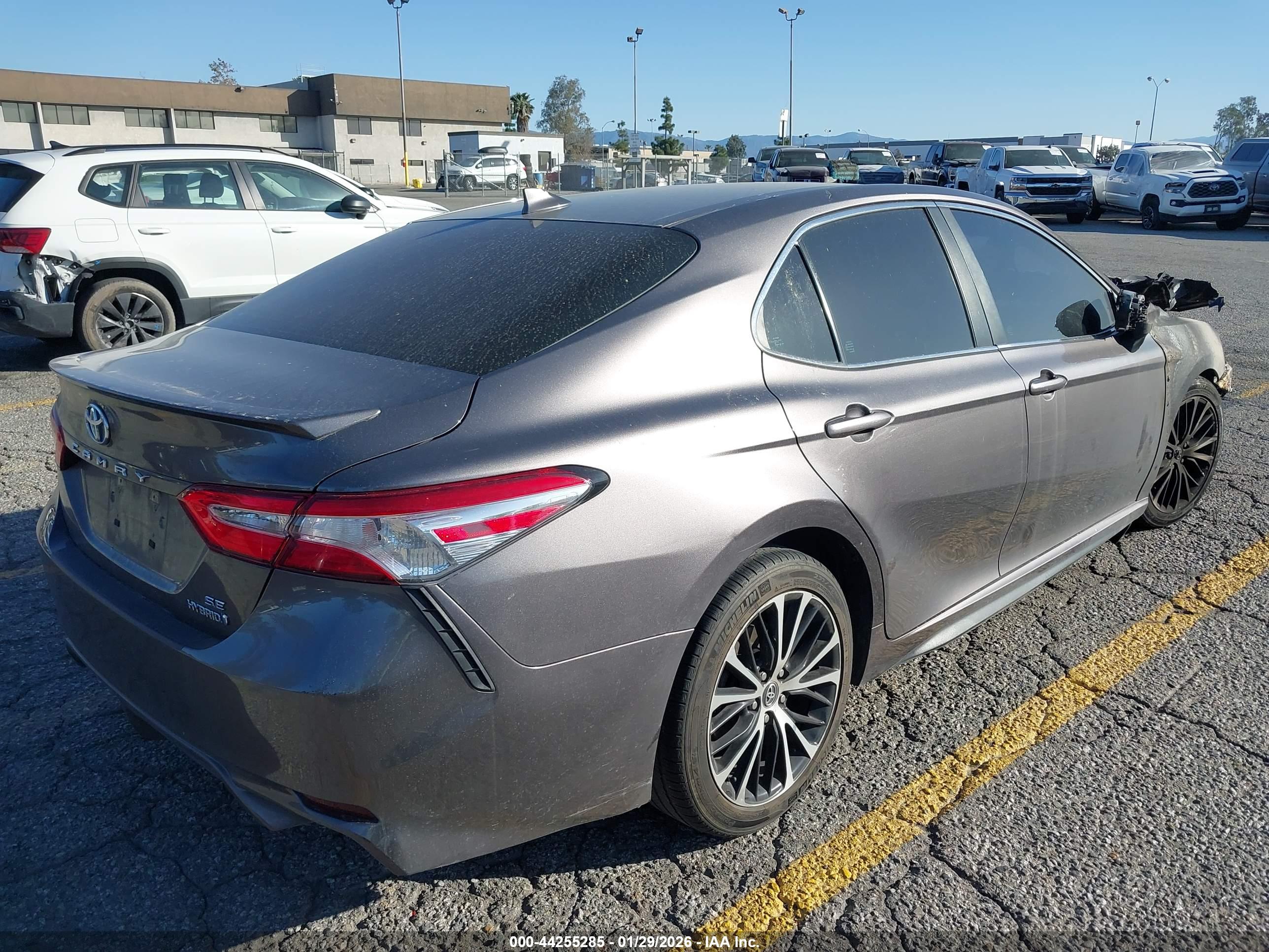 TOYOTA CAMRY image 4