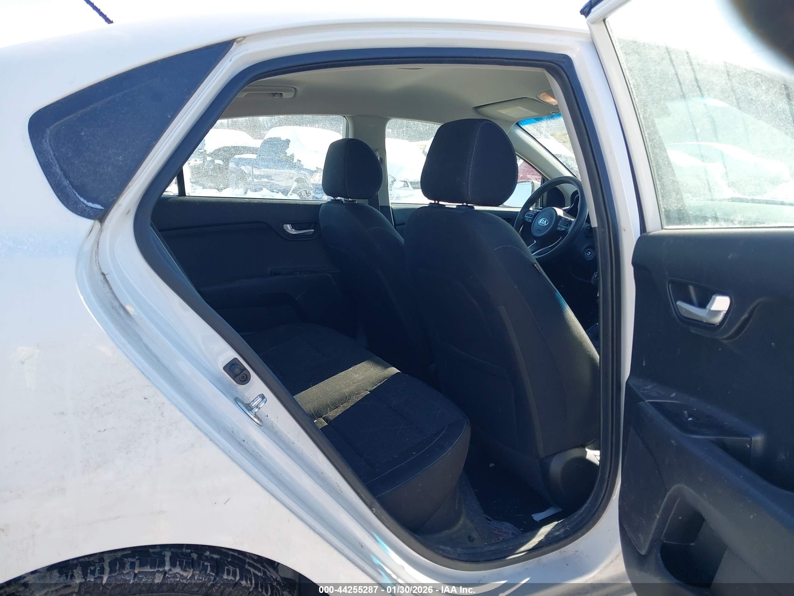 KIA RIO image 8