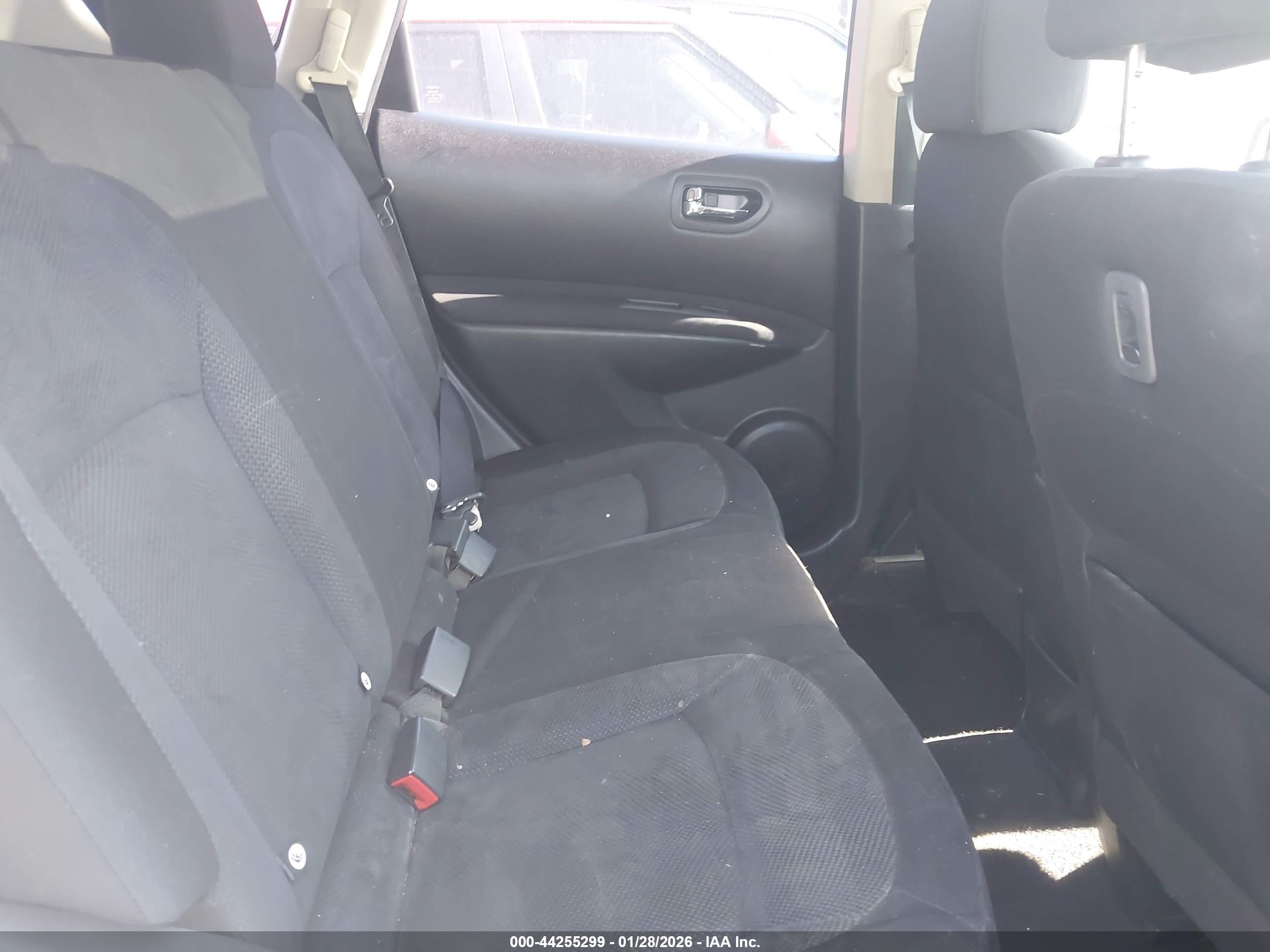 NISSAN ROGUE image 8