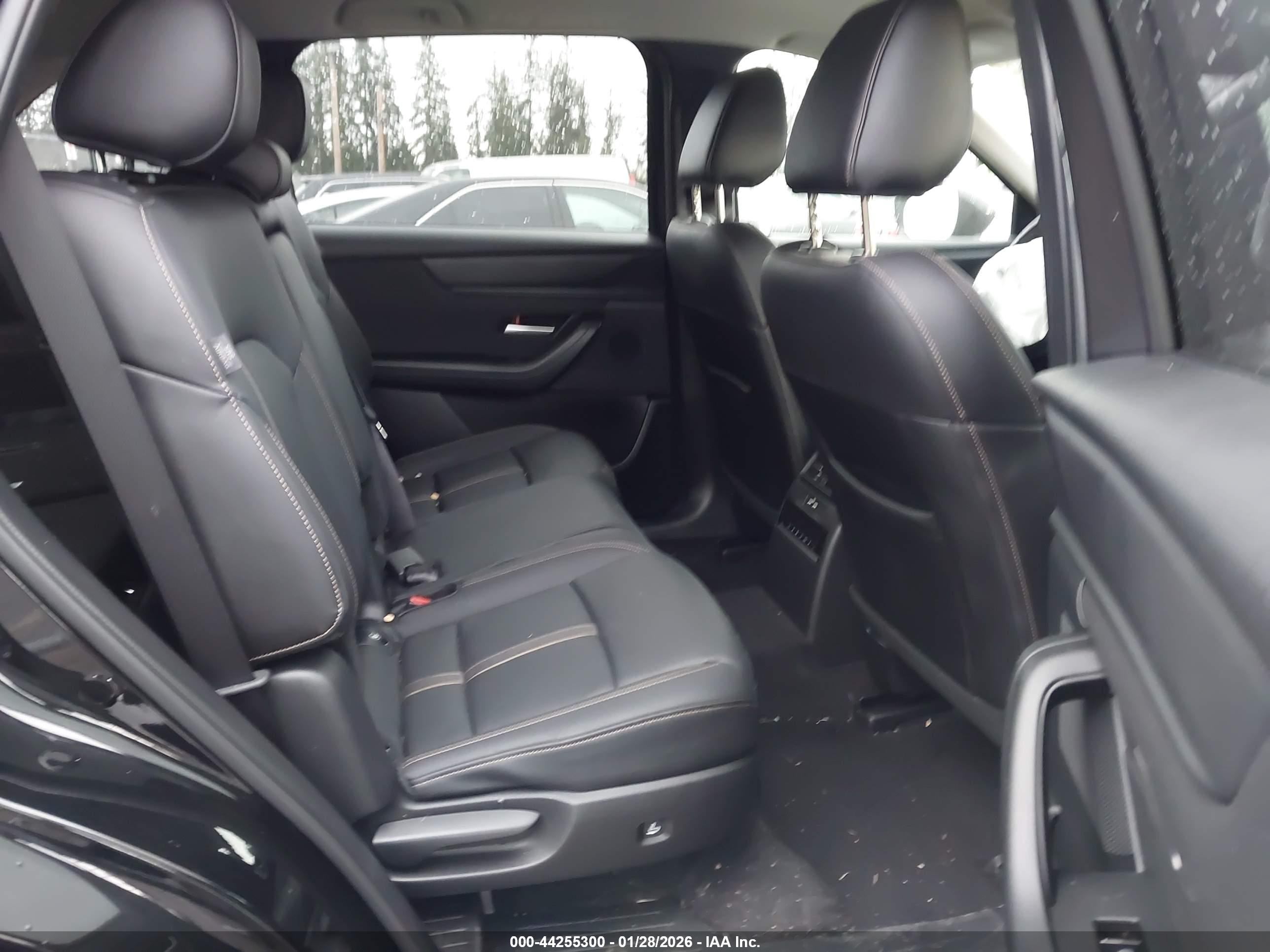 MAZDA CX-90 image 8