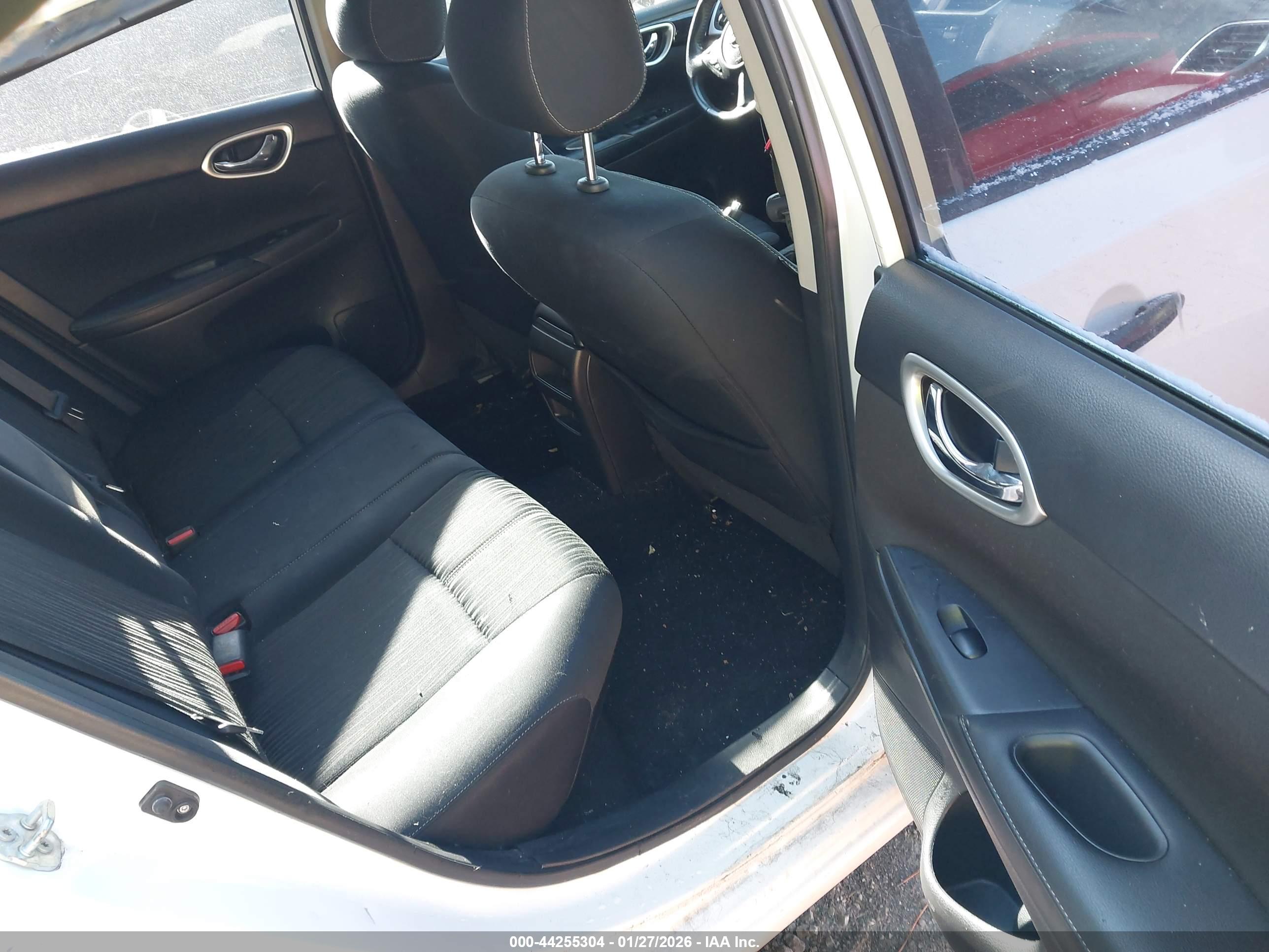 NISSAN SENTRA image 8