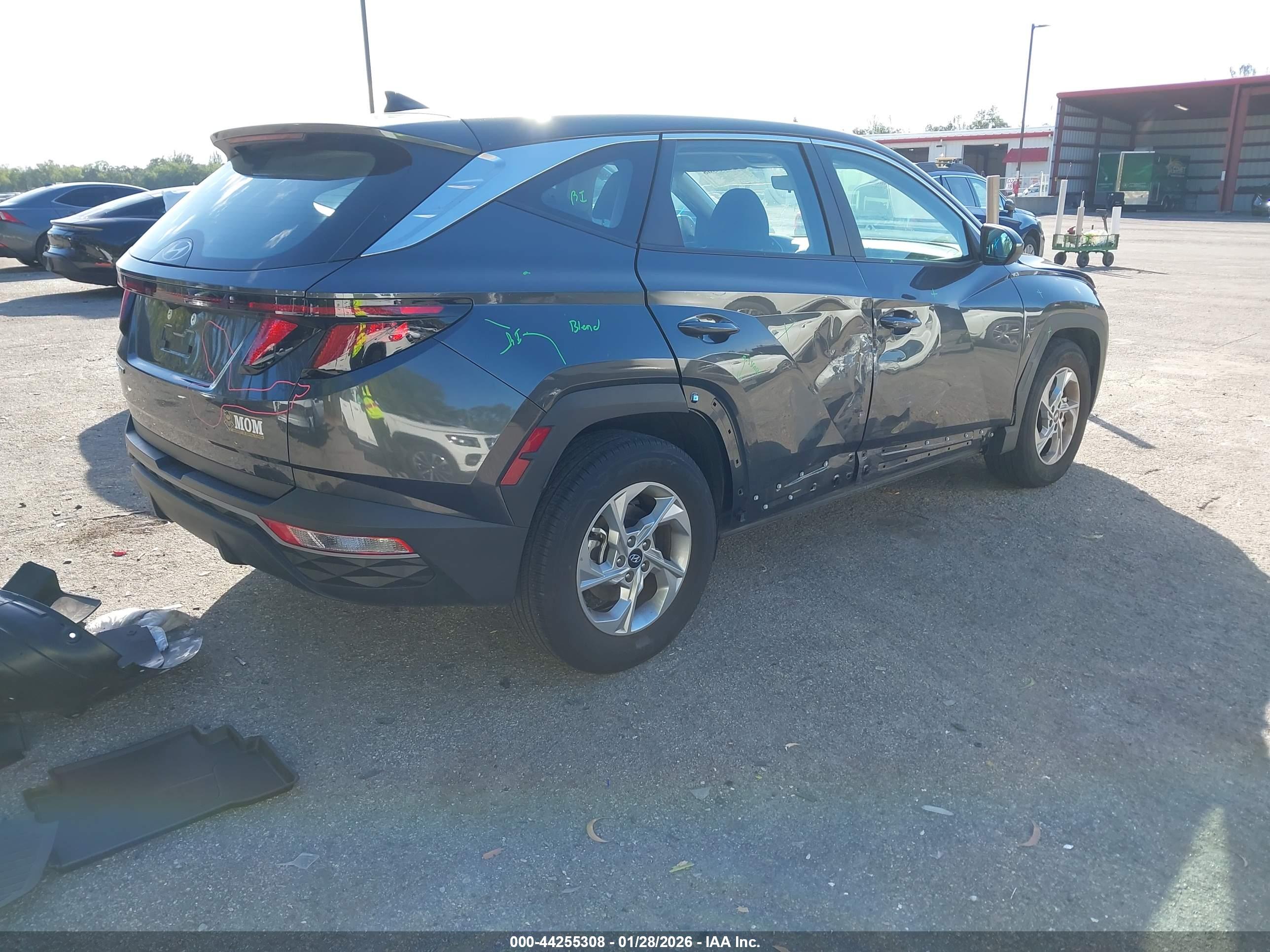 HYUNDAI TUCSON image 4