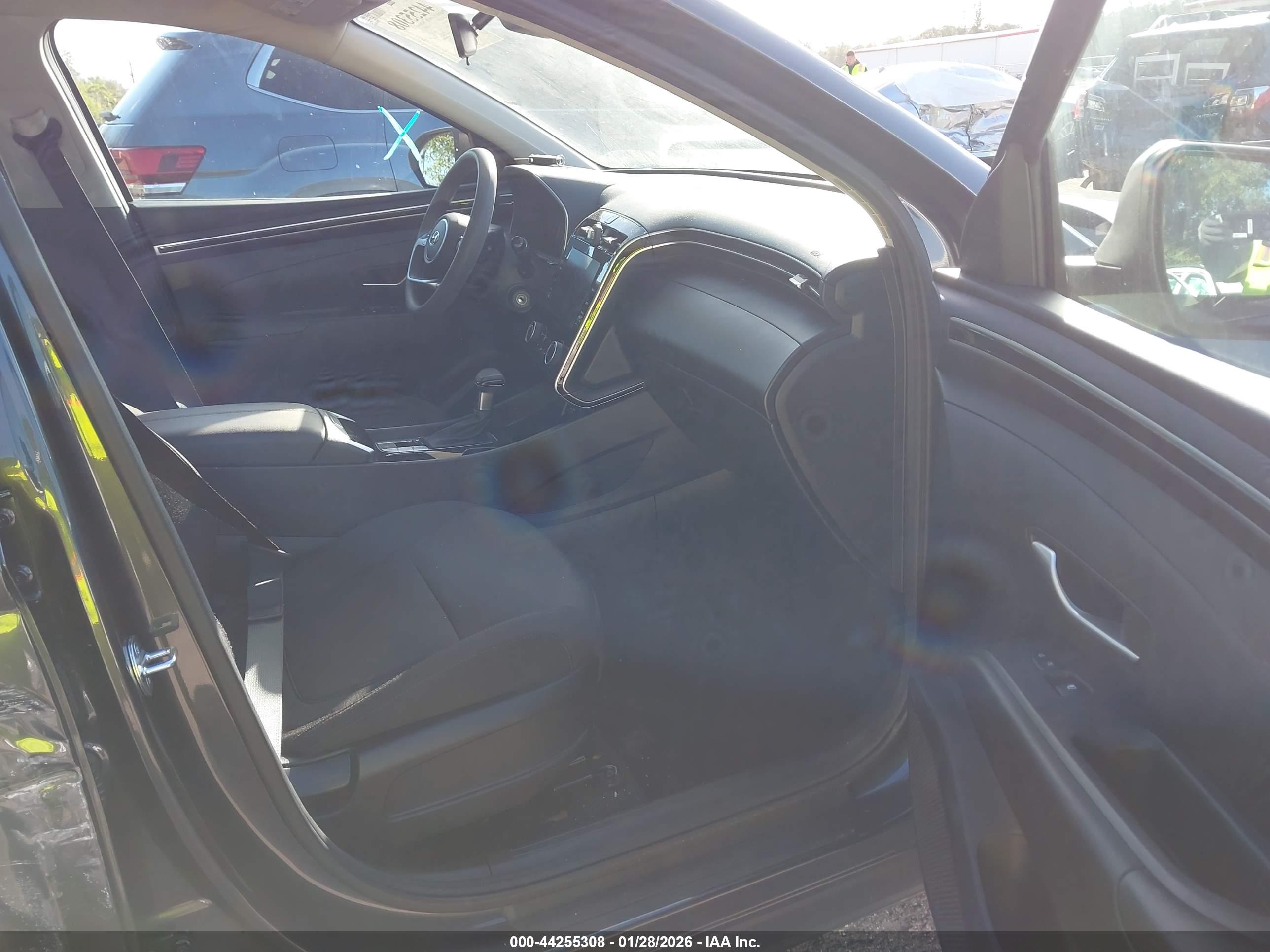 HYUNDAI TUCSON image 5