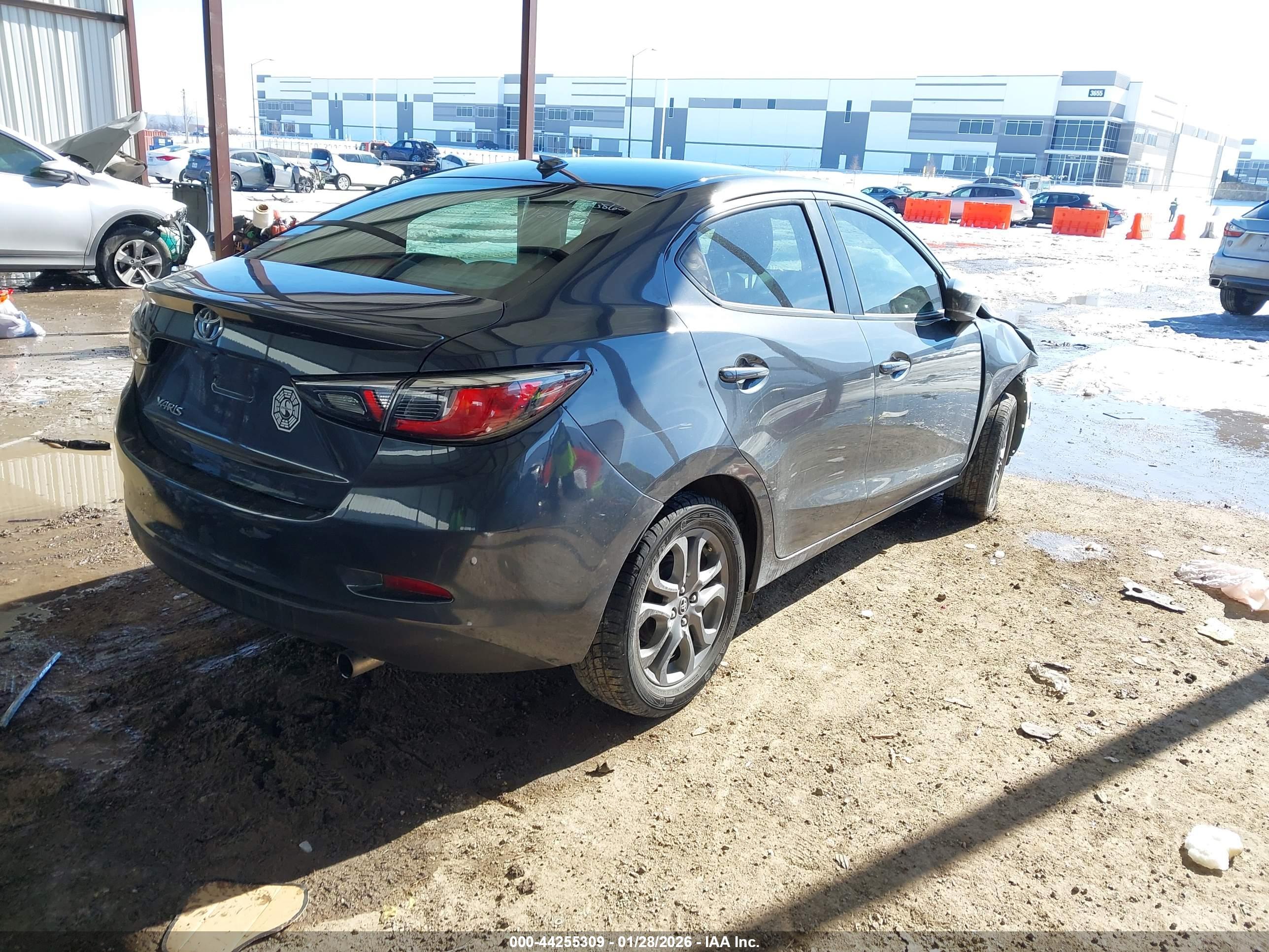 TOYOTA YARIS image 4