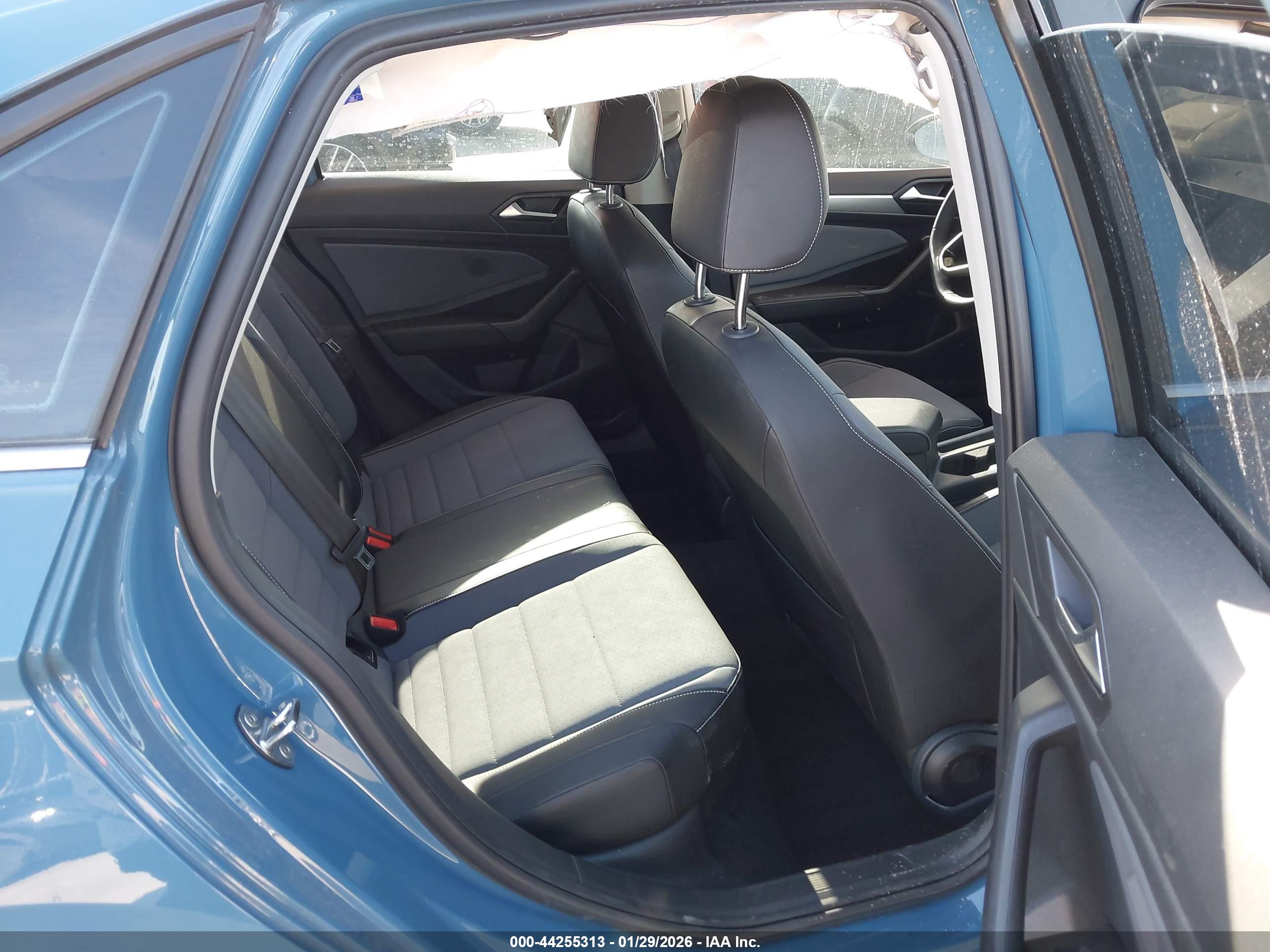VOLKSWAGEN JETTA image 8