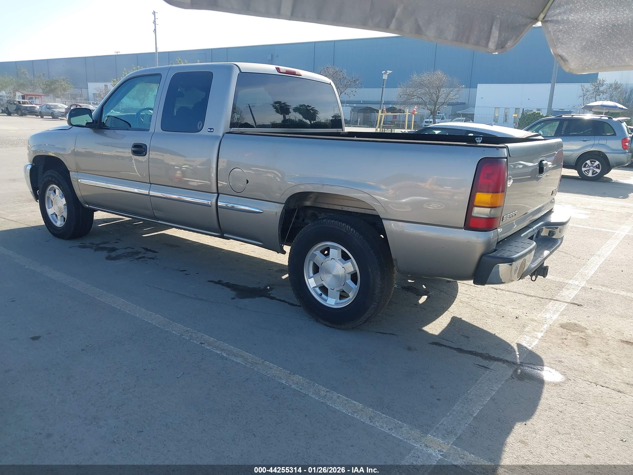GMC SIERRA image 3