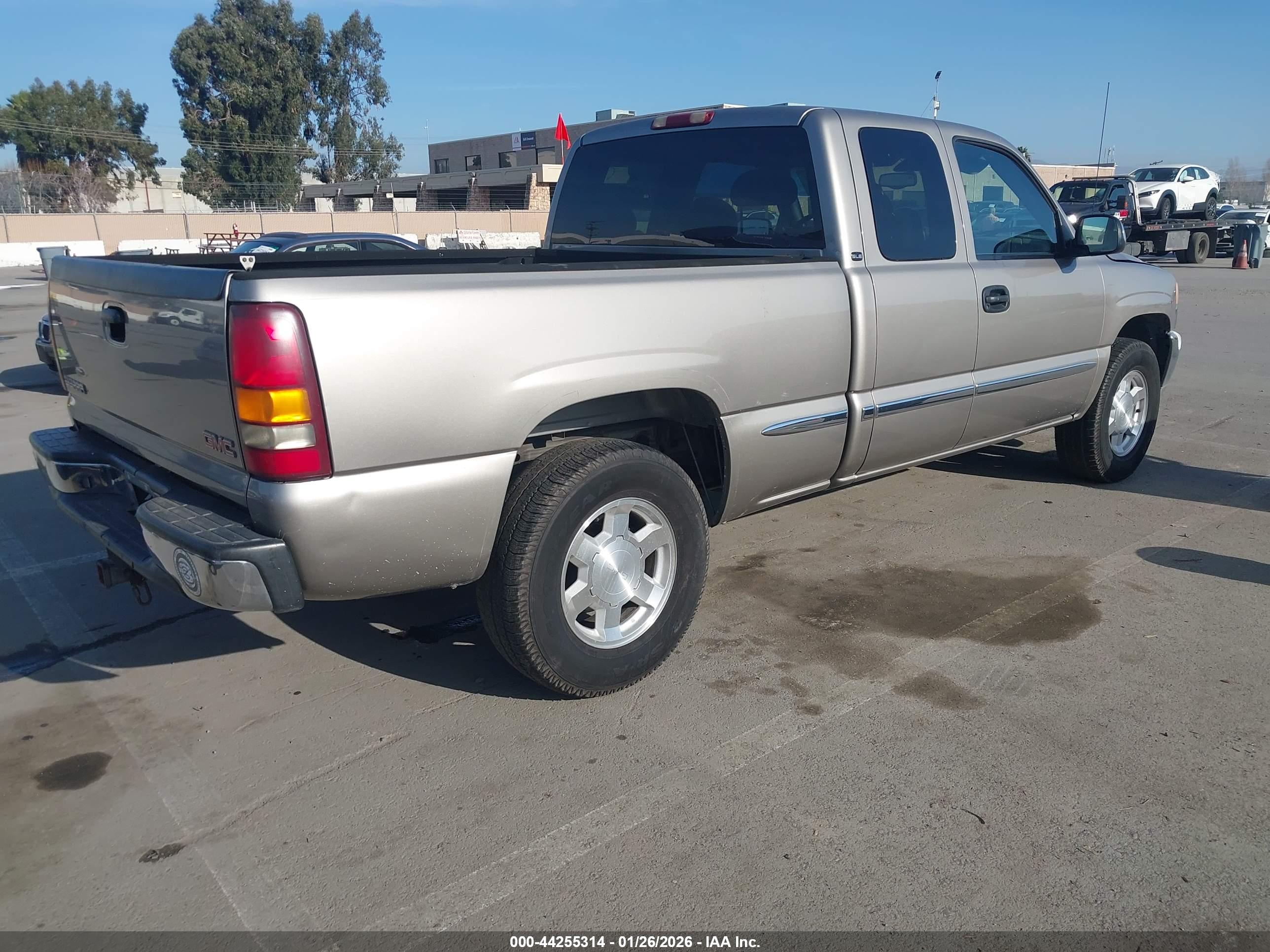 GMC SIERRA image 4