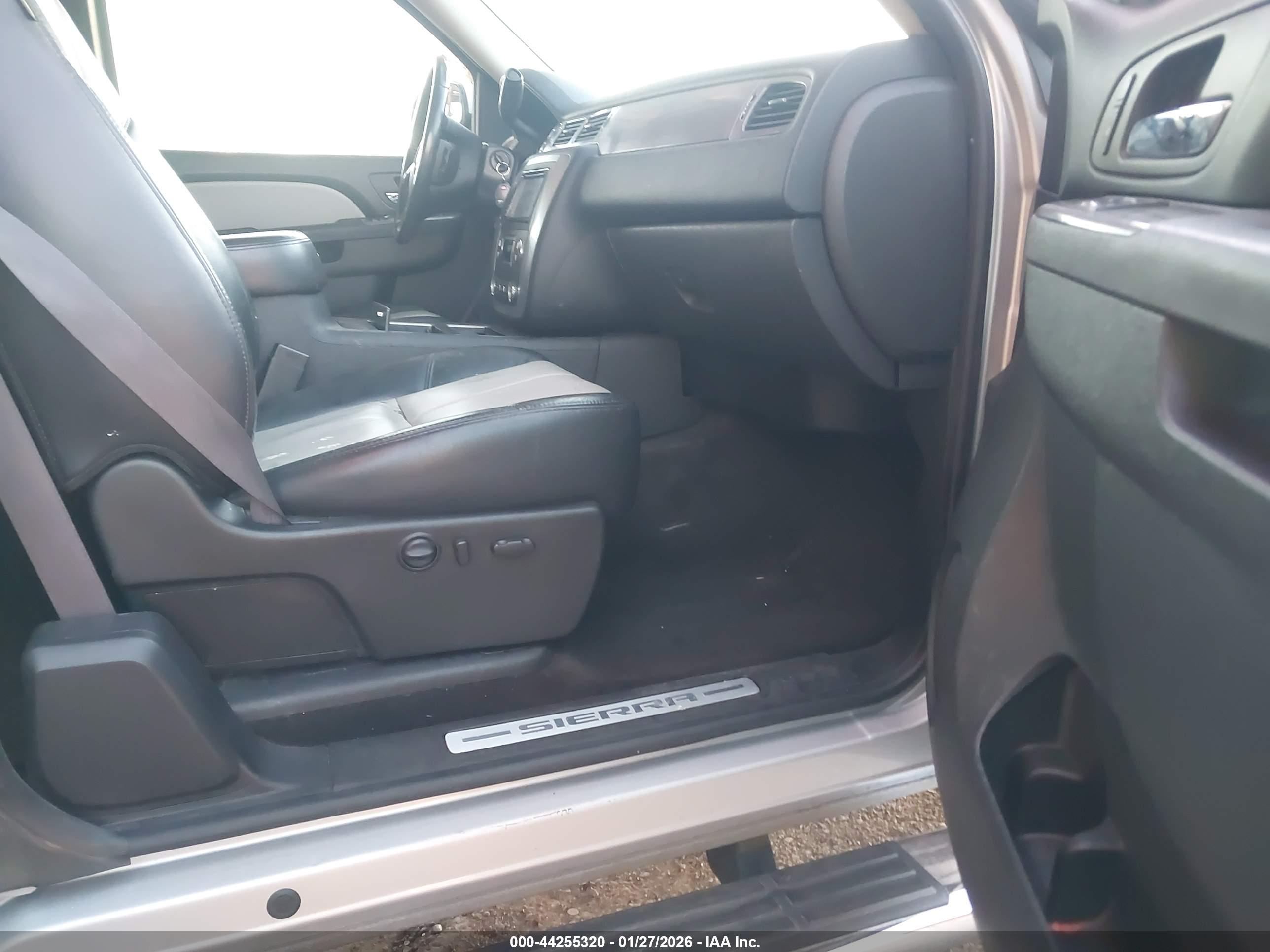 GMC SIERRA image 5