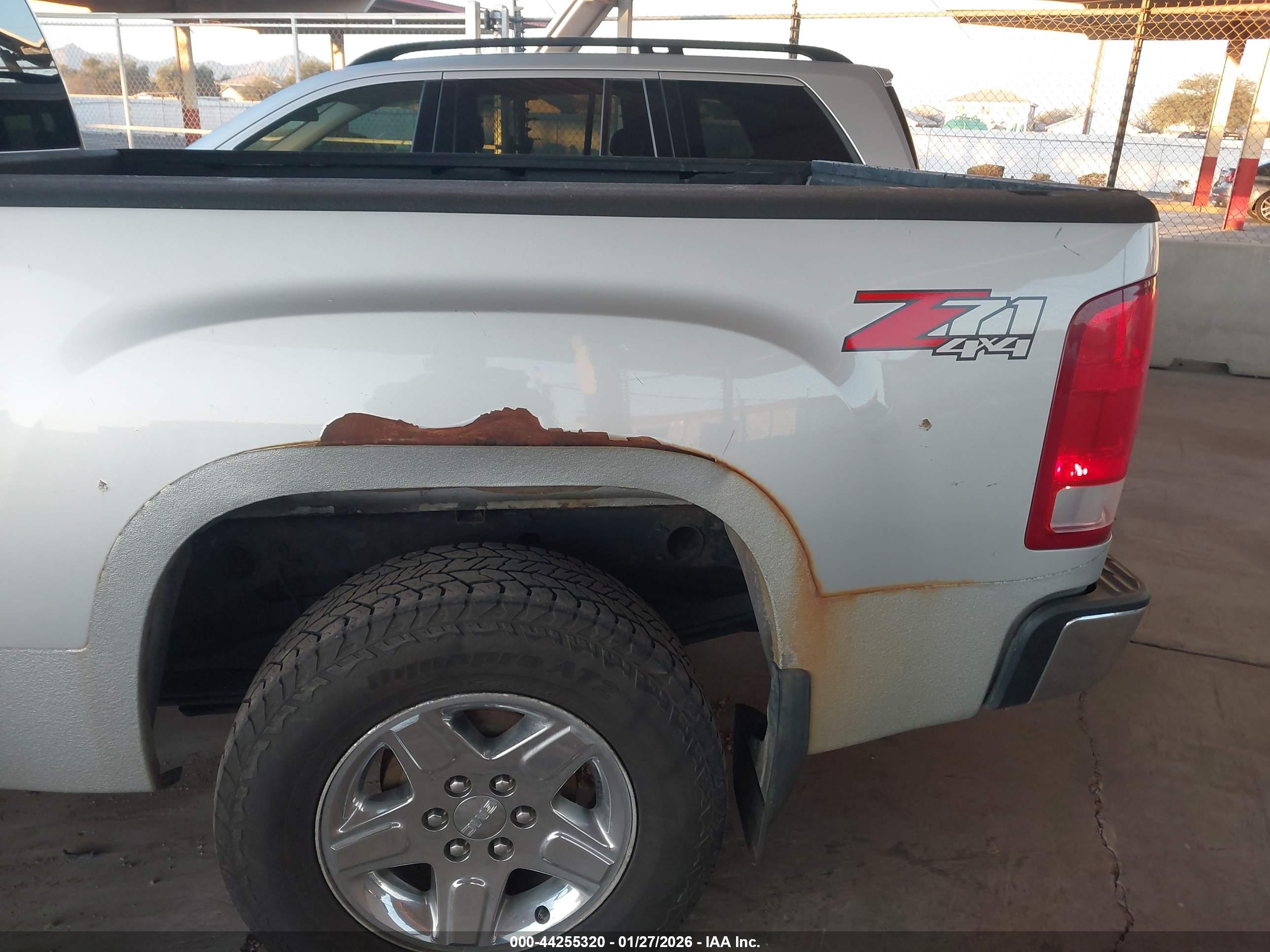 GMC SIERRA image 6