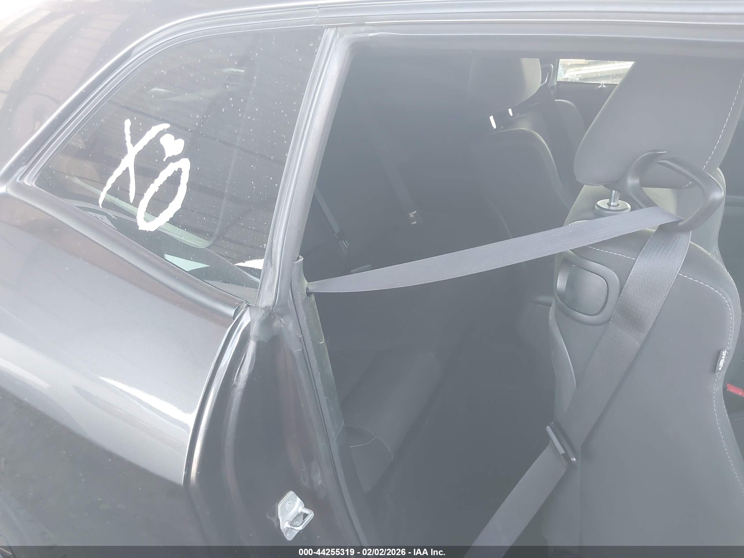 DODGE CHALLENGER image 8