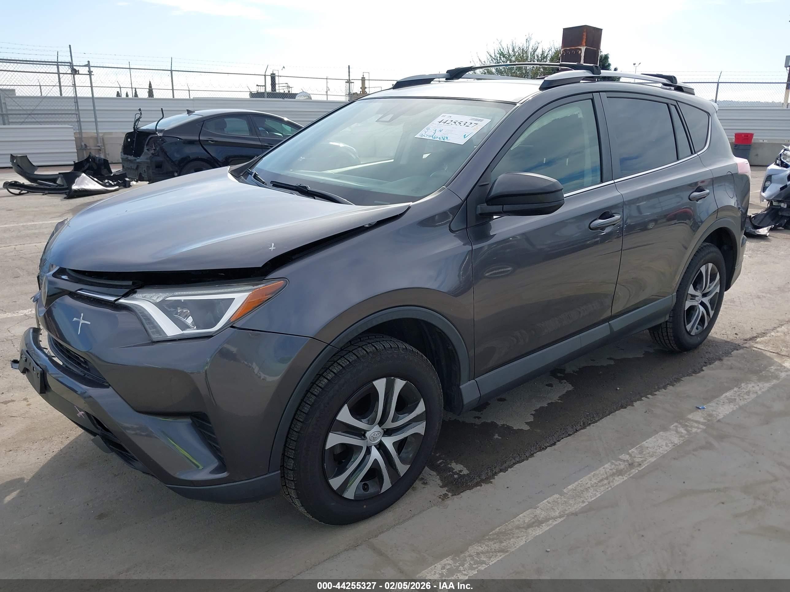 TOYOTA RAV4 image 2
