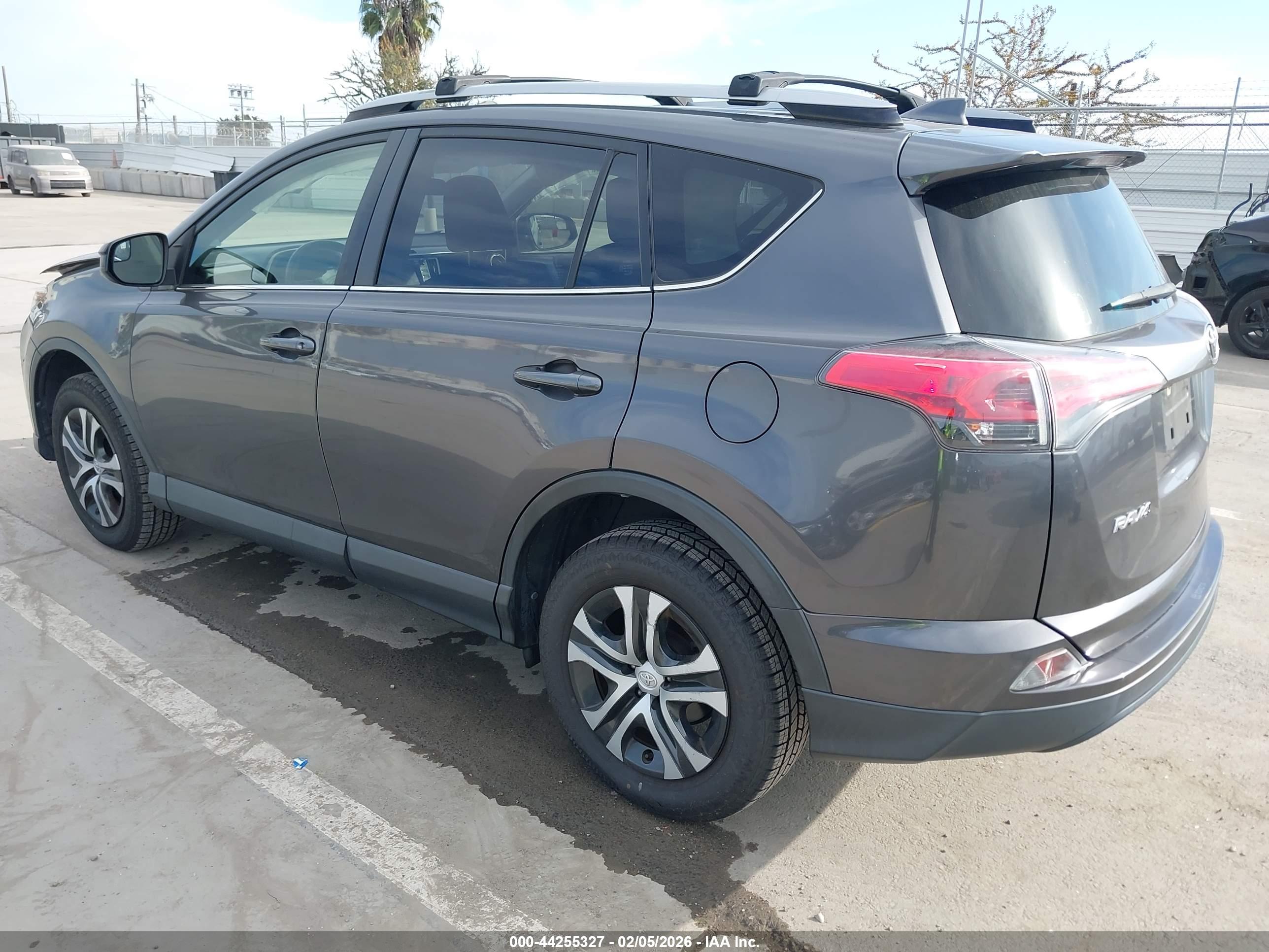 TOYOTA RAV4 image 3