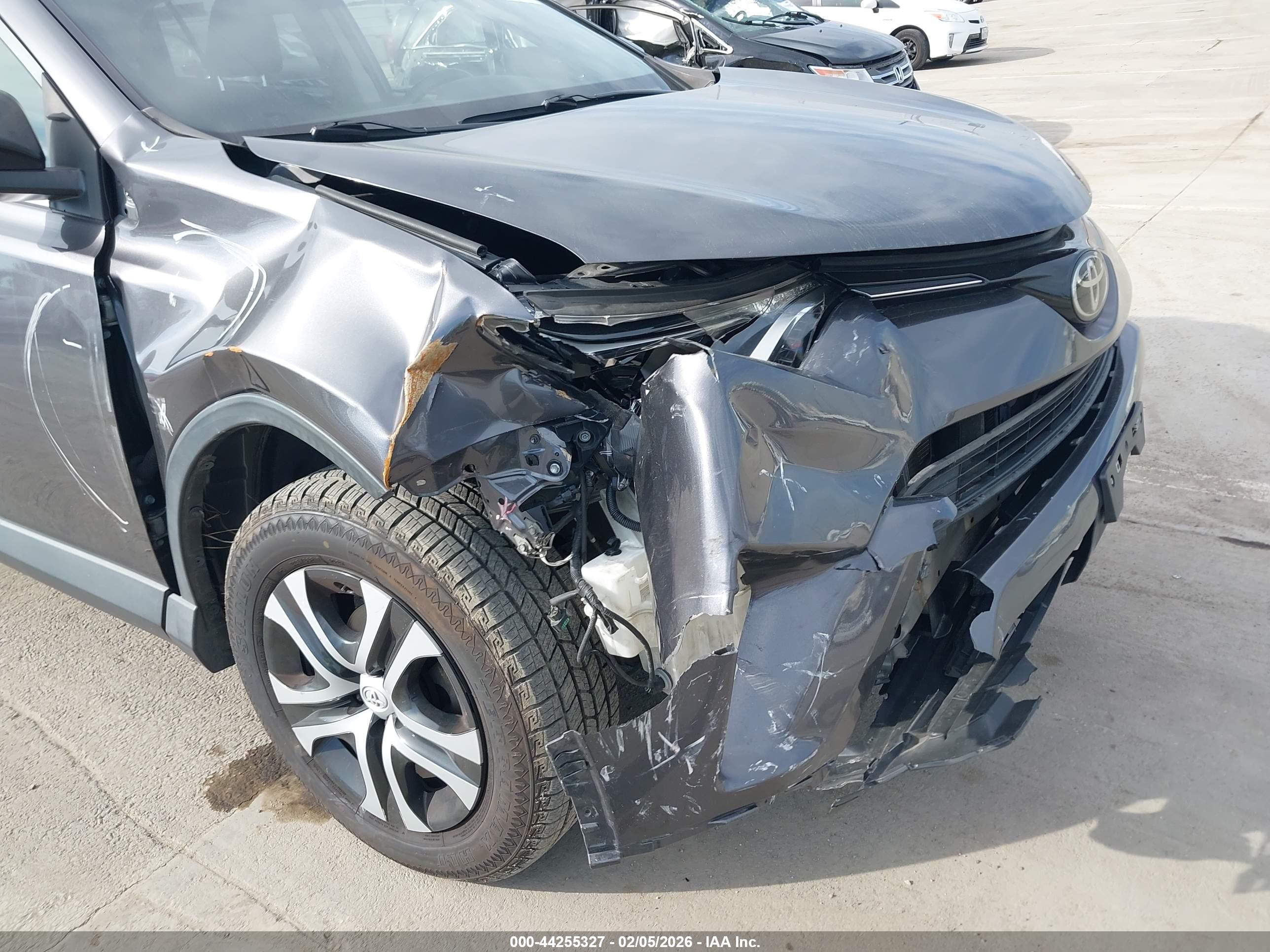 TOYOTA RAV4 image 6