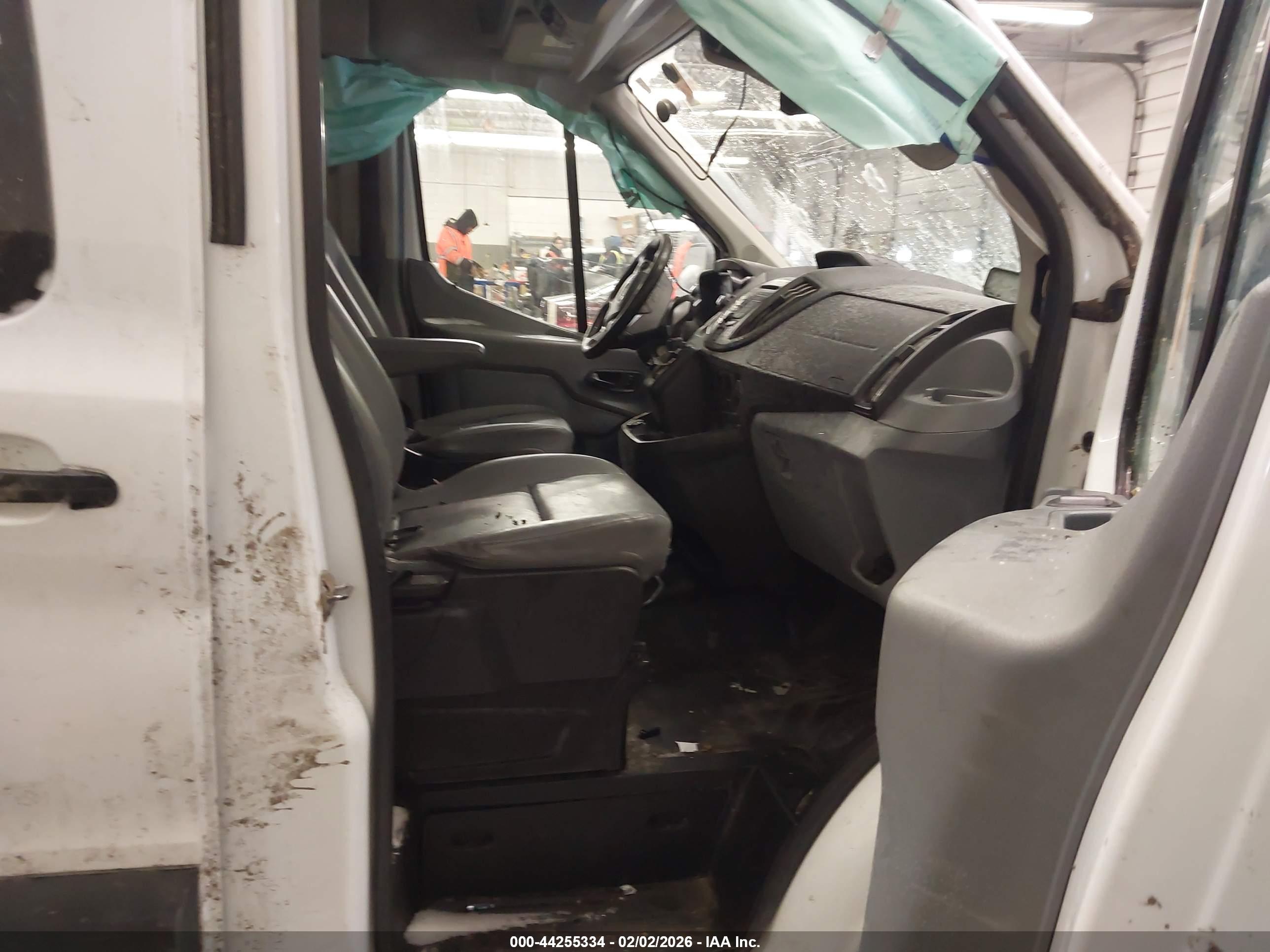 FORD TRANSIT-350 image 5
