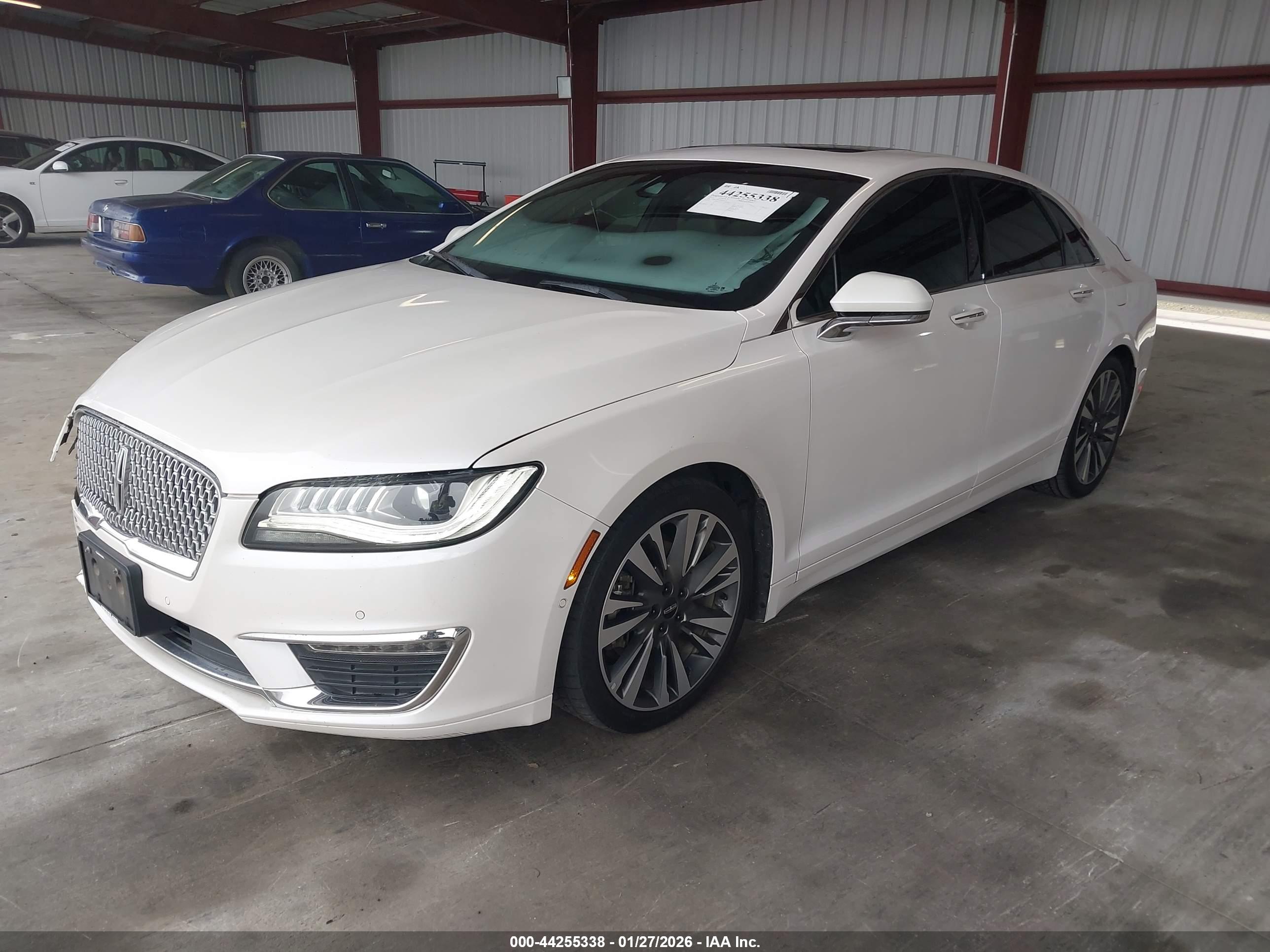 LINCOLN MKZ image 2