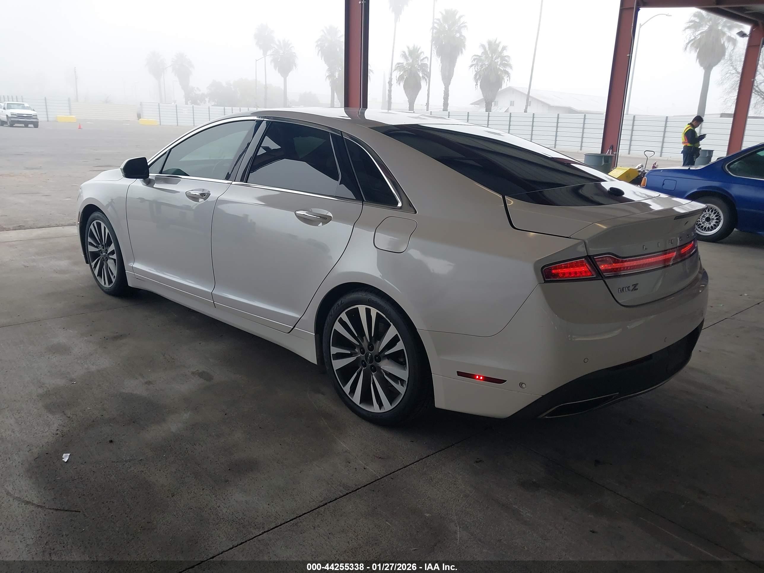LINCOLN MKZ image 3
