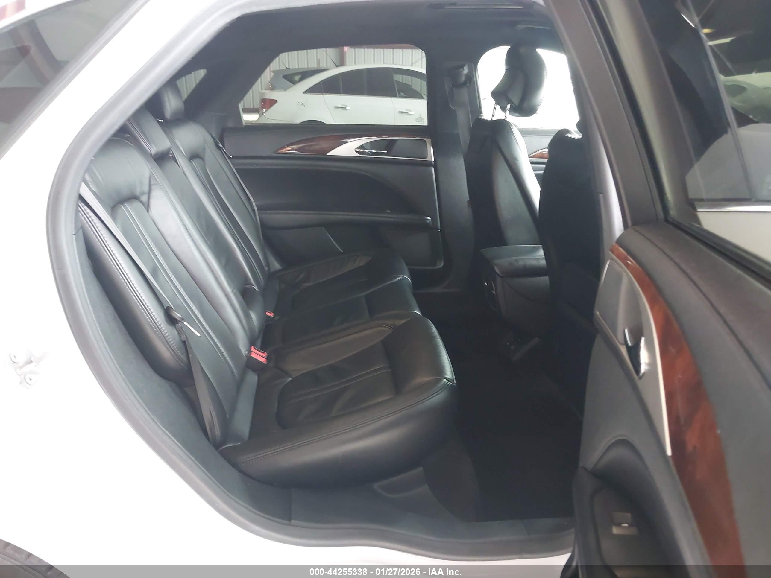 LINCOLN MKZ image 8