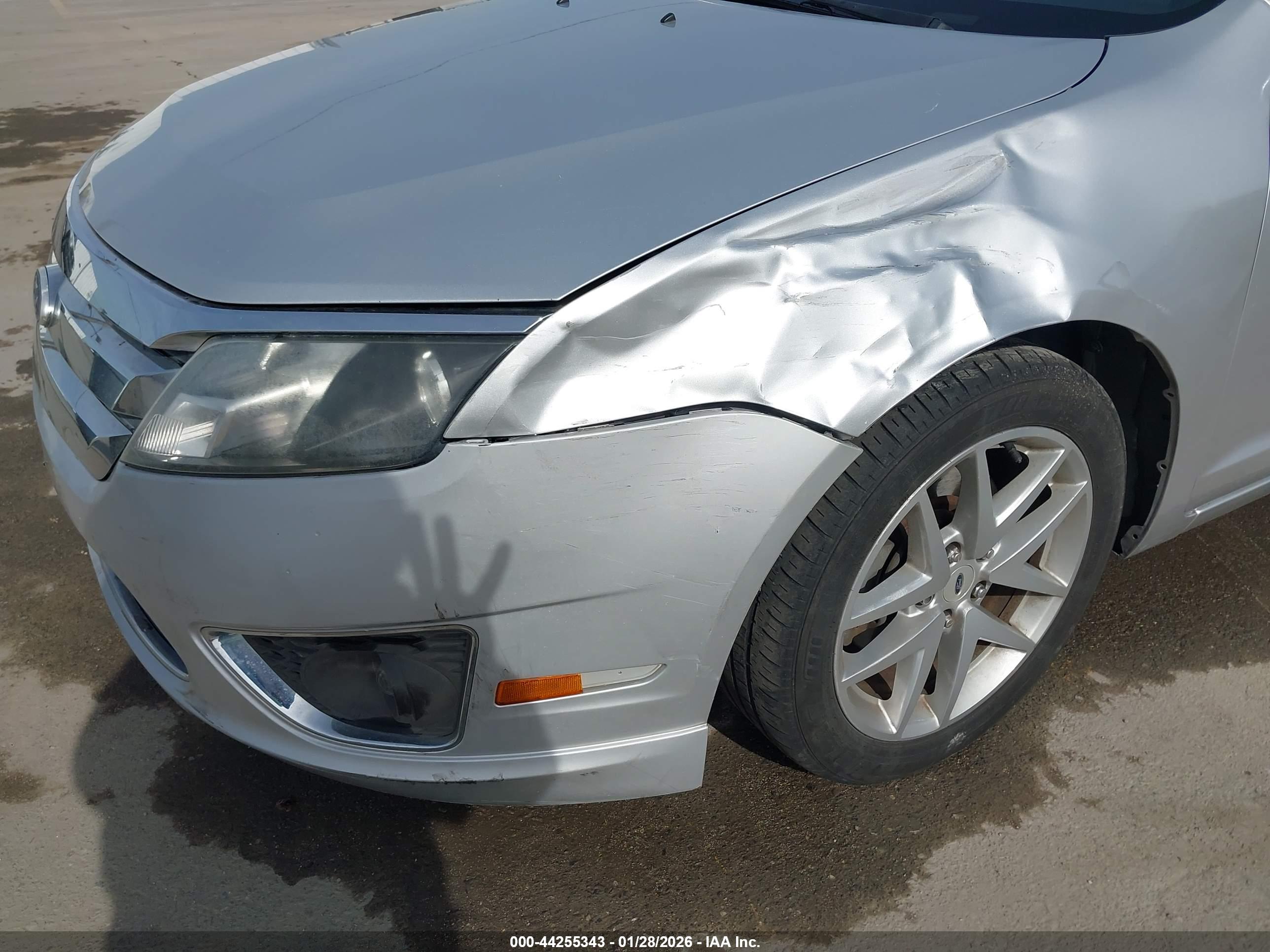 FORD FUSION image 6